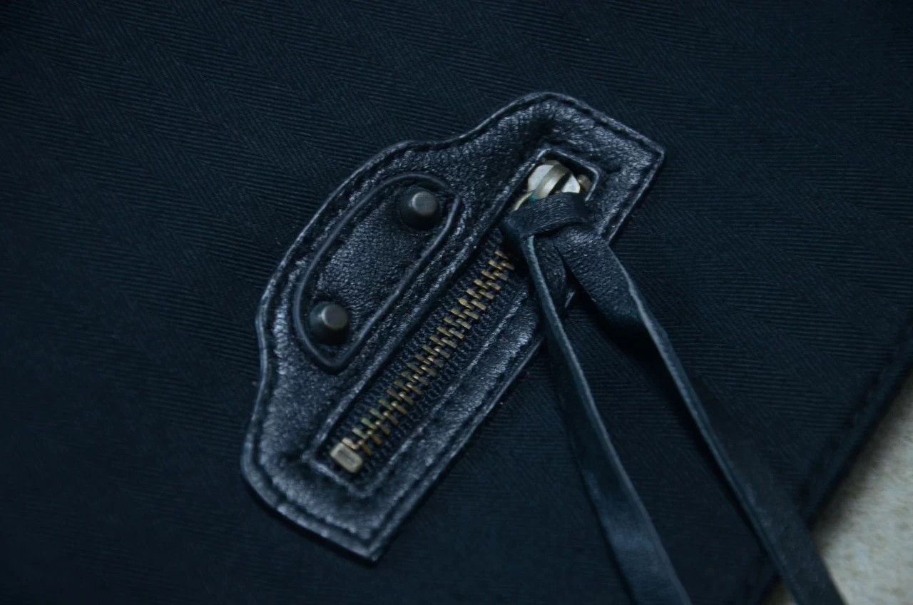 Balenciaga Balenciaga black canvas leather envelope with studs Size ONE SIZE - 3 Thumbnail
