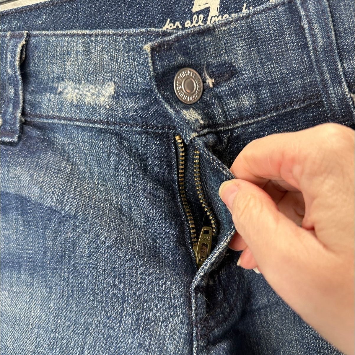 7 For All Mankind 7 For All Mankind Distressed Low Rise Raw Hem Jean Shorts 29 Size 29" - 6 Thumbnail