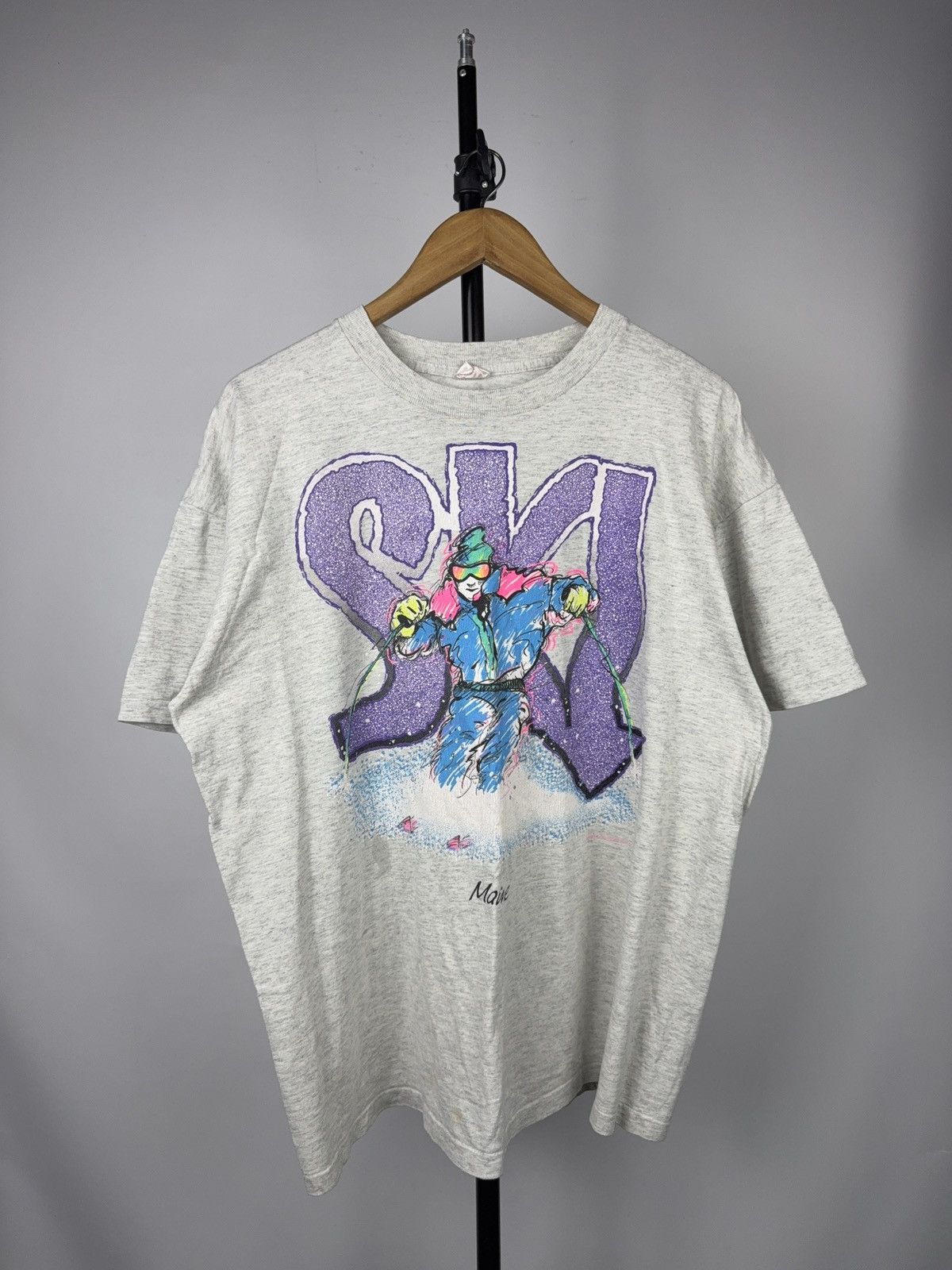 Vintage Vintage Retro 1990 Ski Graphic T-Shirt Neon Skier 90s L-XL Size US L / EU 52-54 / 3 - 1 Thumbnail