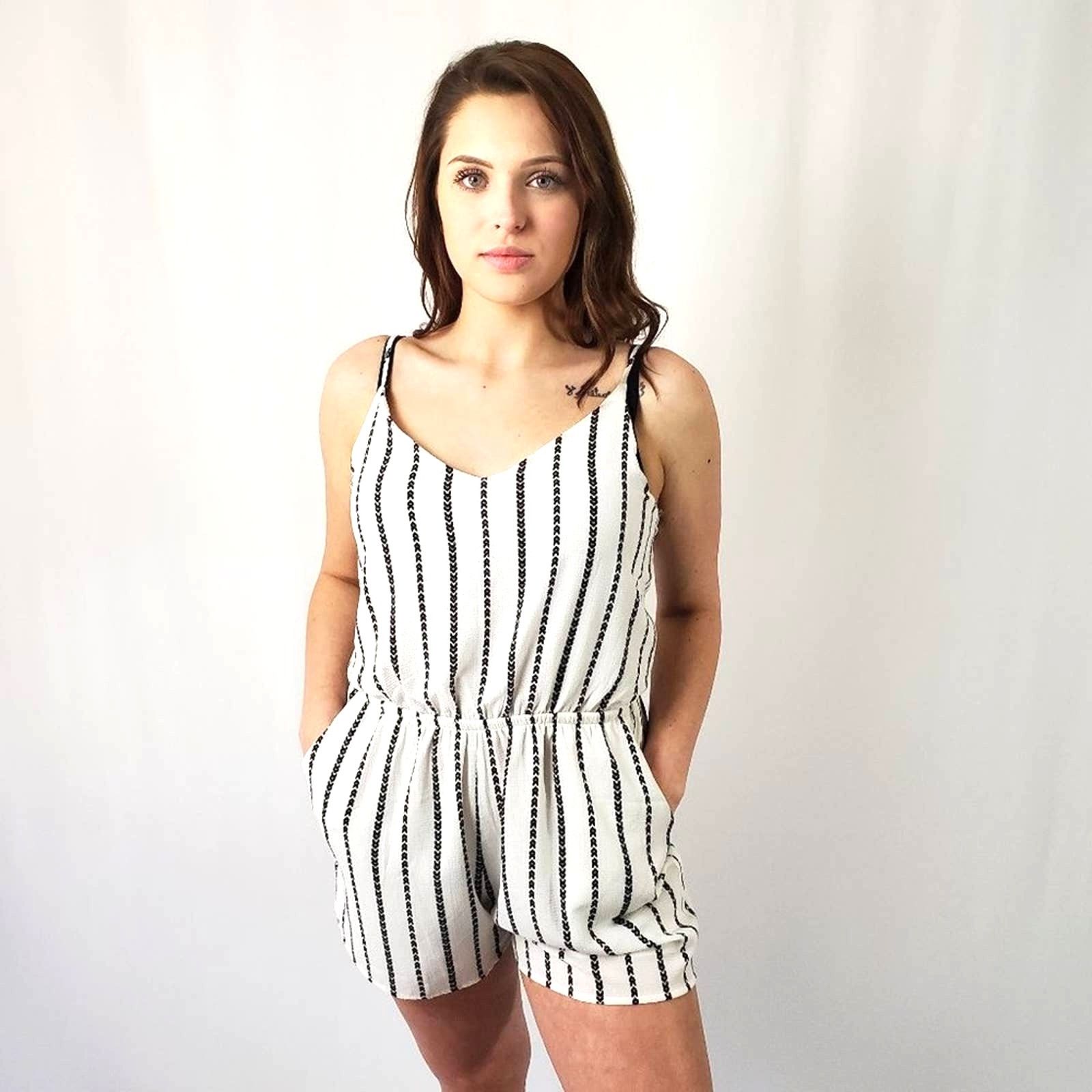 Designer One Clothing Los Angeles Black & White Striped Romper - M Size 28" / US 6 / IT 42 - 1 Thumbnail