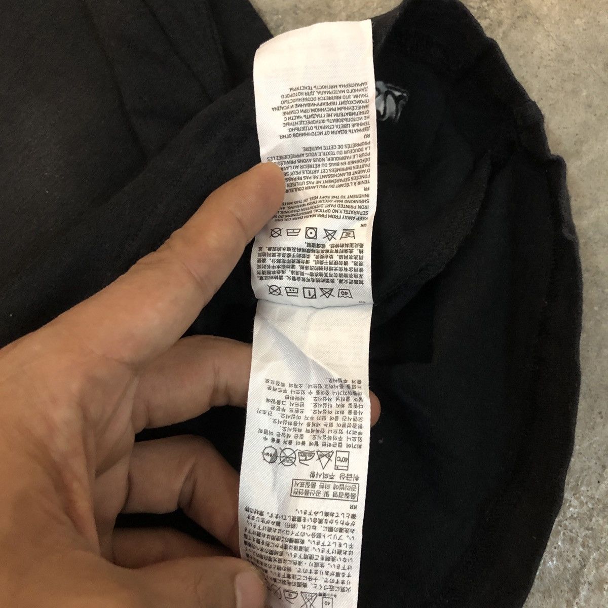 Japanese Brand Undercover X Uniqlo Skull Tee Size US L / EU 52-54 / 3 - 12 Thumbnail