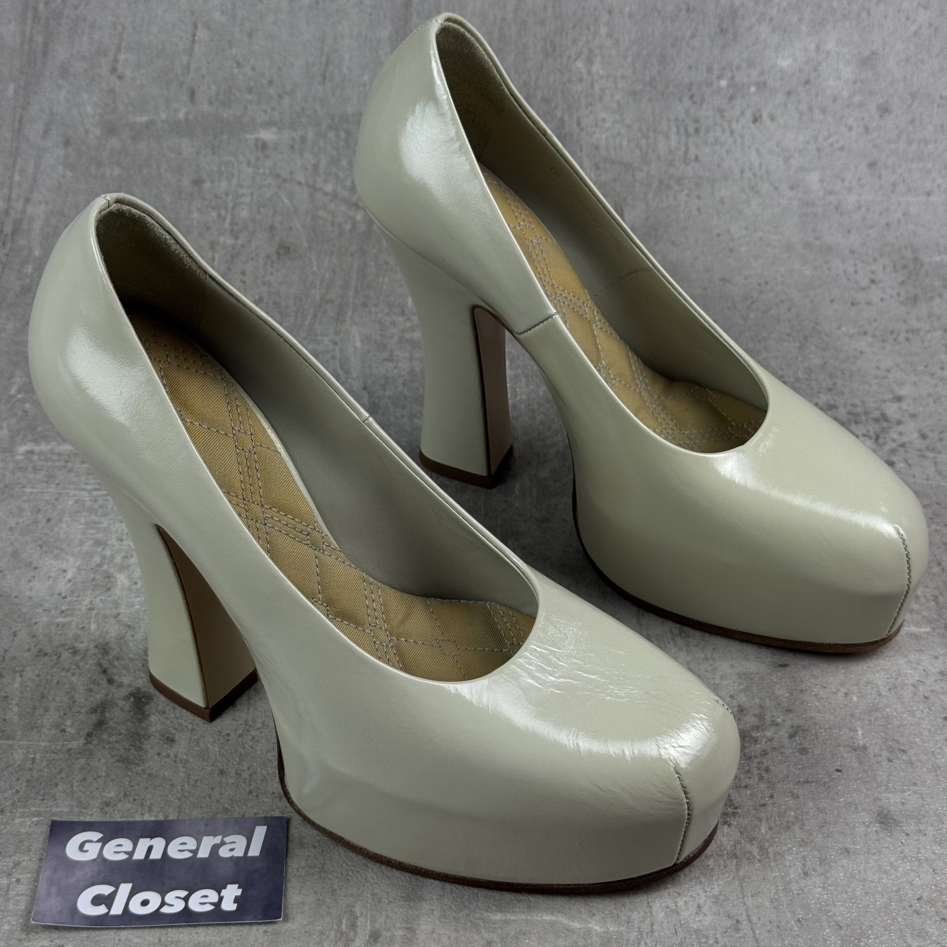 Burberry BURBERRY Off-White Leather Arch Pumps Pebble Size US 6 / IT 36 - 2 Thumbnail