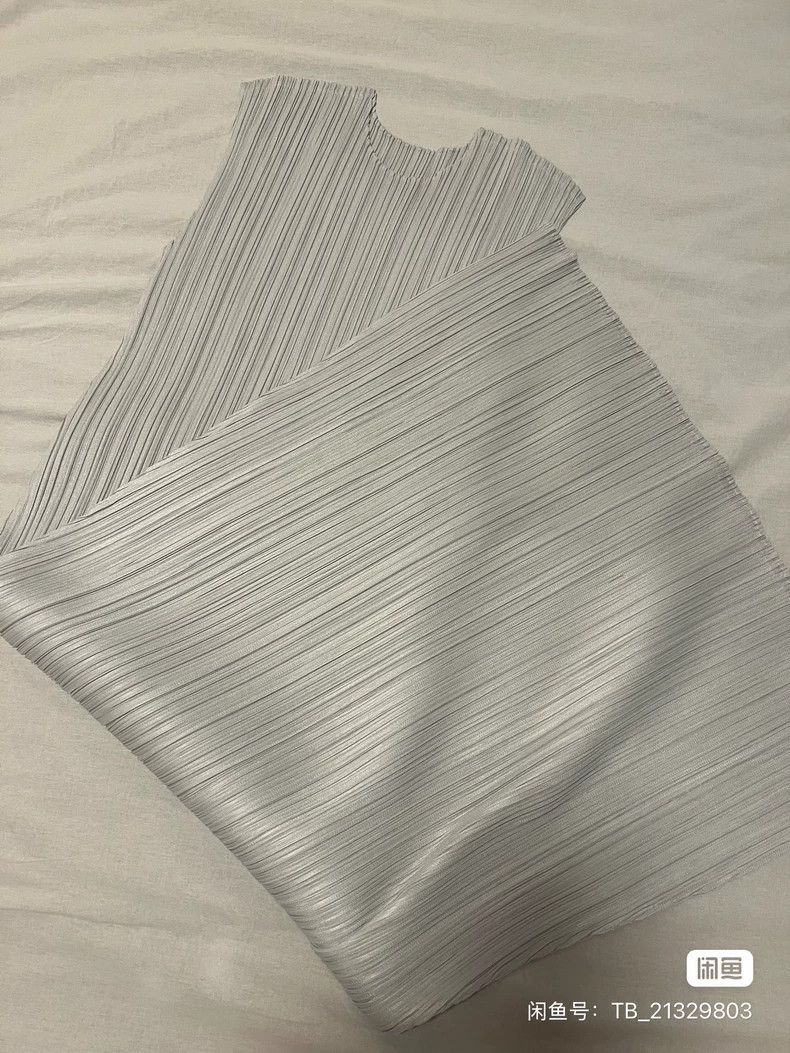 Issey Miyake Issey Miyake size:3 Beige pleated dress Size XS / US 0-2 / IT 36-38 - 1 Thumbnail