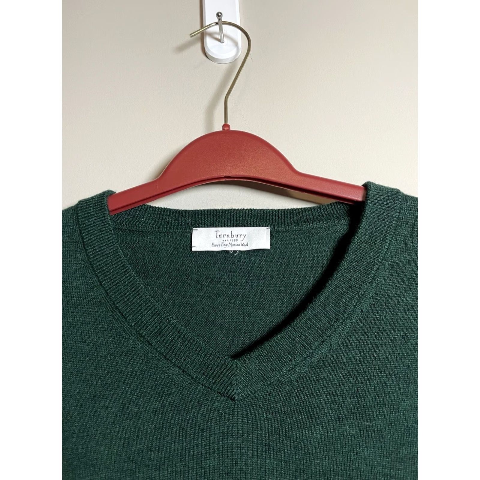 Vintage VINTAGE? No — Turnbury Men’s L Green Merino Wool V-Neck Pullover Sweater (A648) Size US L / EU 52-54 / 3 - 2 Thumbnail