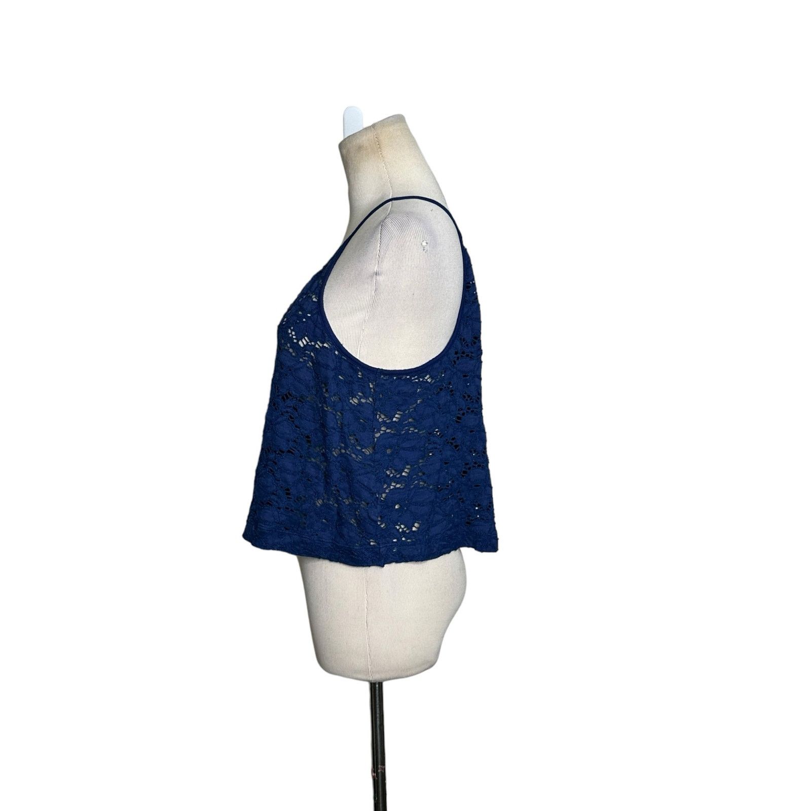 Express Express blue eyelet racer back tank top Cami Size M Size M / US 6-8 / IT 42-44 - 6 Thumbnail