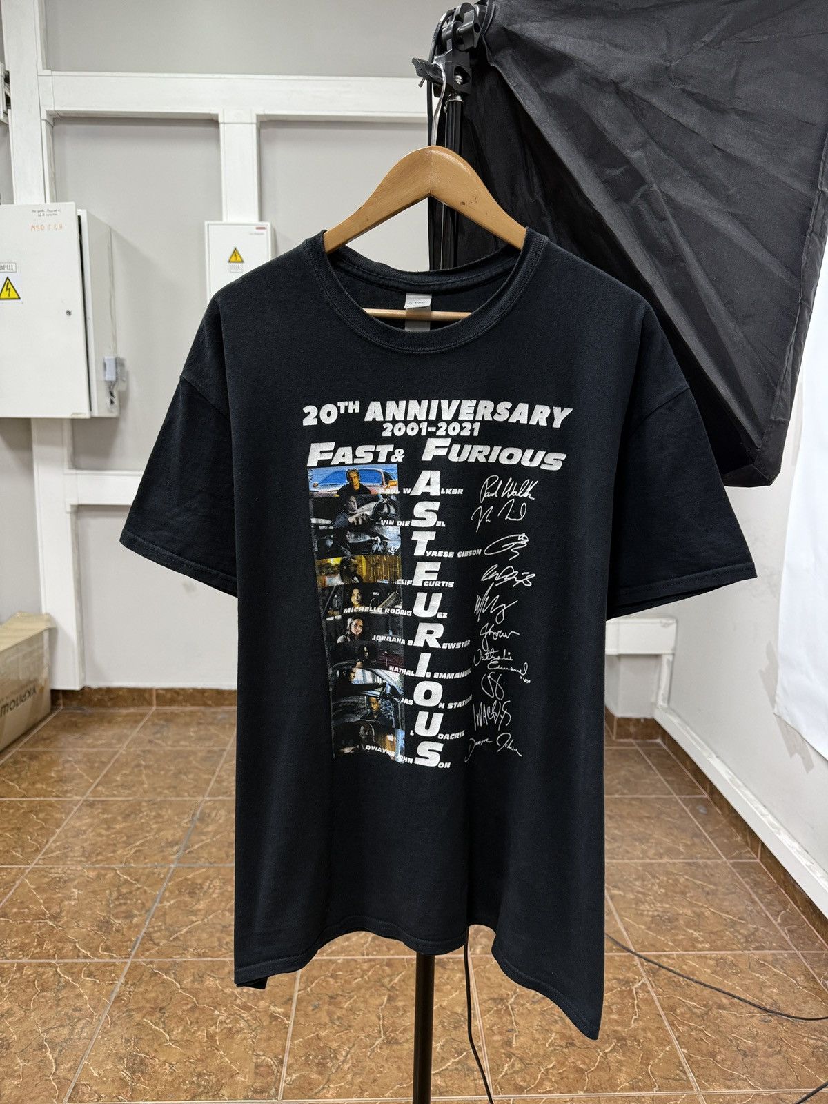 Gildan 🇺🇸 Vtg Fast Furious Vin Diesel Paul Walker T-Shirt 2001-2021 Size US XL / EU 56 / 4 - 1 Thumbnail