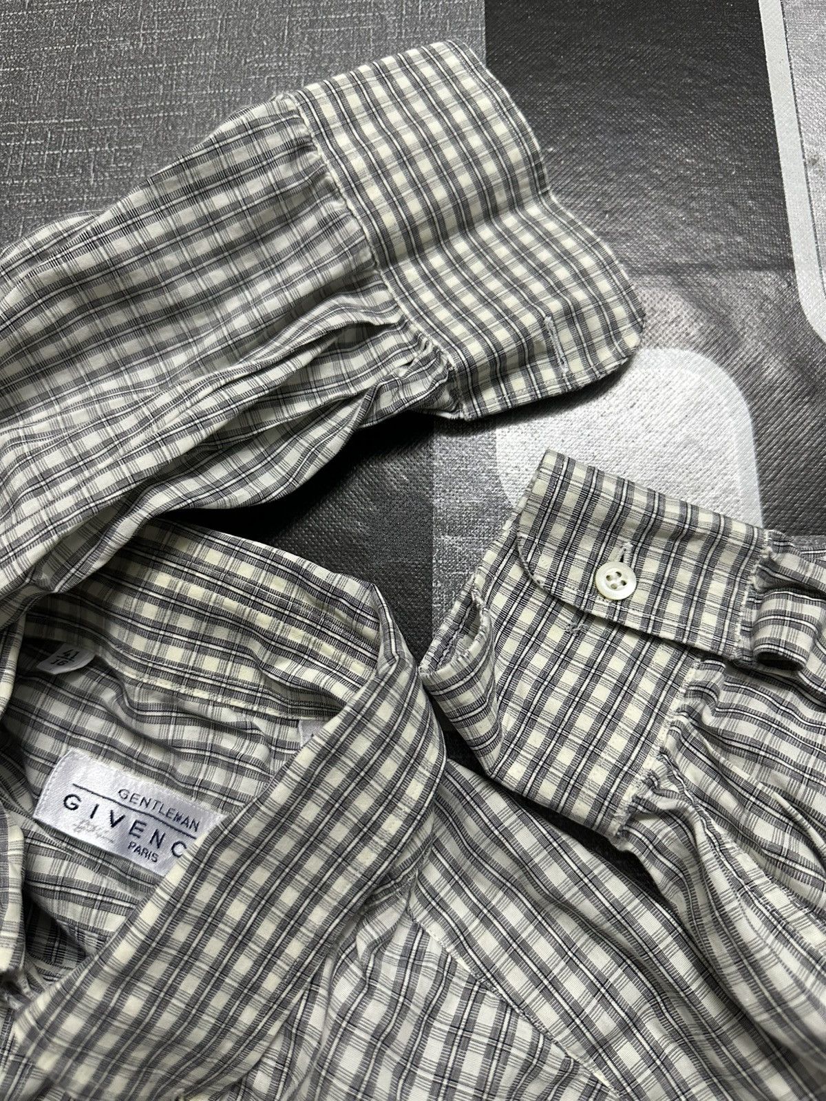 Givenchy 1990-Givenchy Gentleman 41-16 Made in Italy Button-Up Size US L / EU 52-54 / 3 - 6 Thumbnail