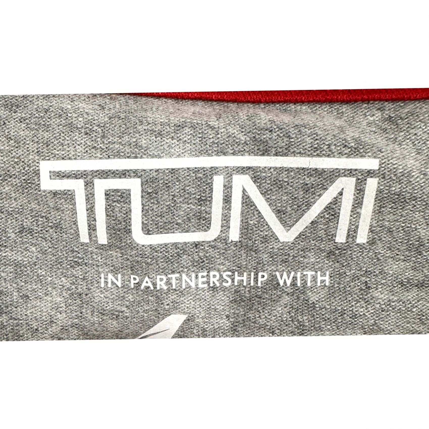 Tumi TUMI Air India T-Shirt Mens XL Light Grey Crewneck Long Sleeve Tee Casual Logo Size US XL / EU 56 / 4 - 4 Thumbnail