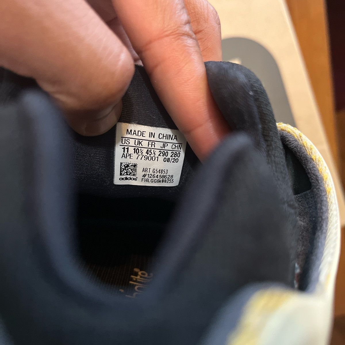 Adidas × Yeezy yeezy 700 safflower Size US 11 / EU 44 - 5 Thumbnail