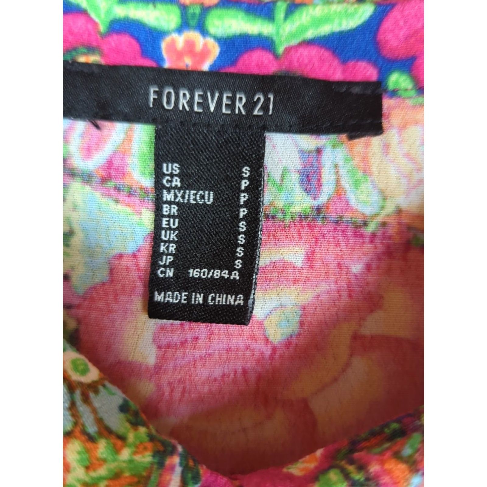Forever 21 FOREVER 21 button up shirt Floral Multicolor Bohemian Womens S EUC Shirt Dress? Size S / US 4 / IT 40 - 4 Thumbnail