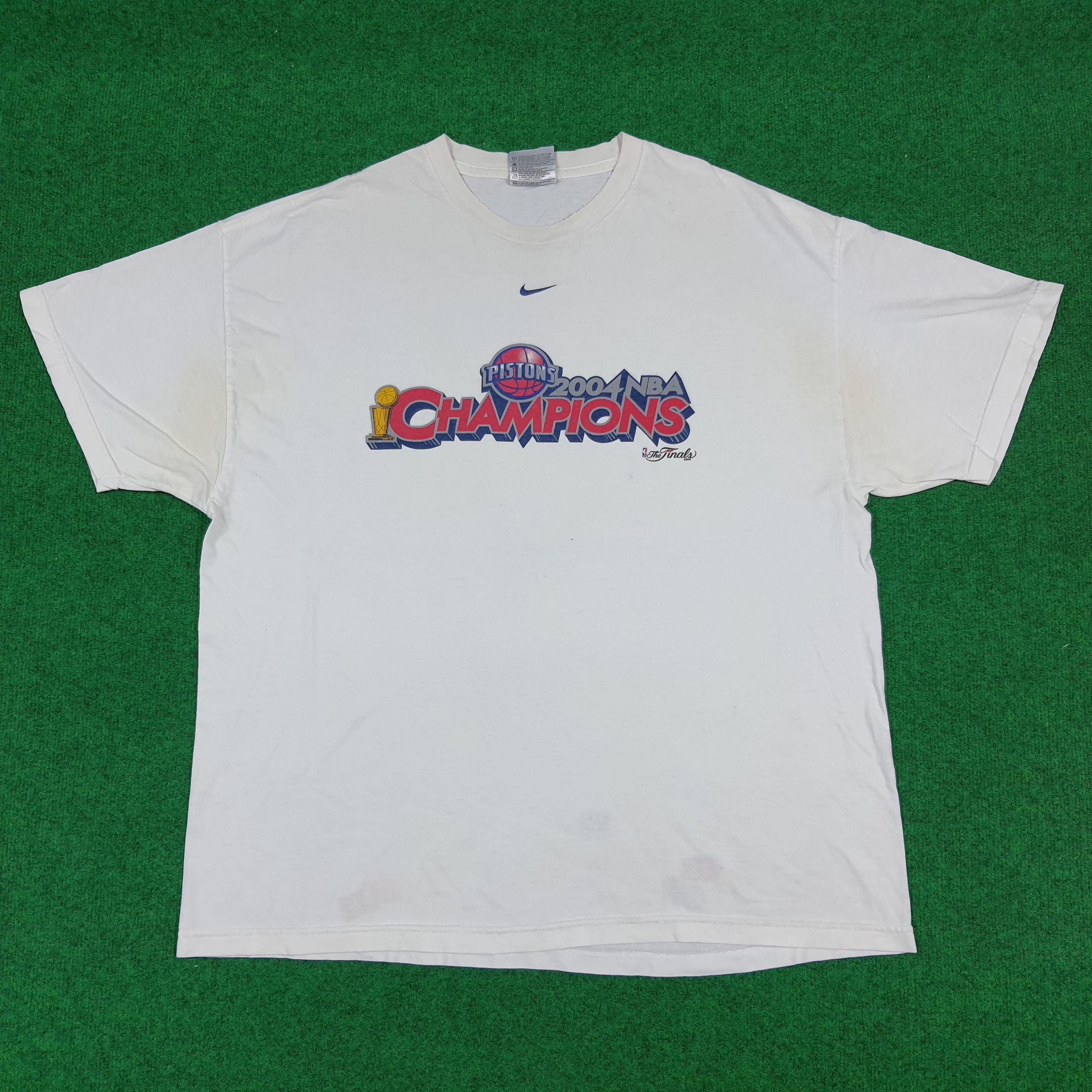 NBA × Nike × Vintage Vintage NIKE Center Pistons 2004 NBA Champions Tshirt Size US XL / EU 56 / 4 - 1 Thumbnail