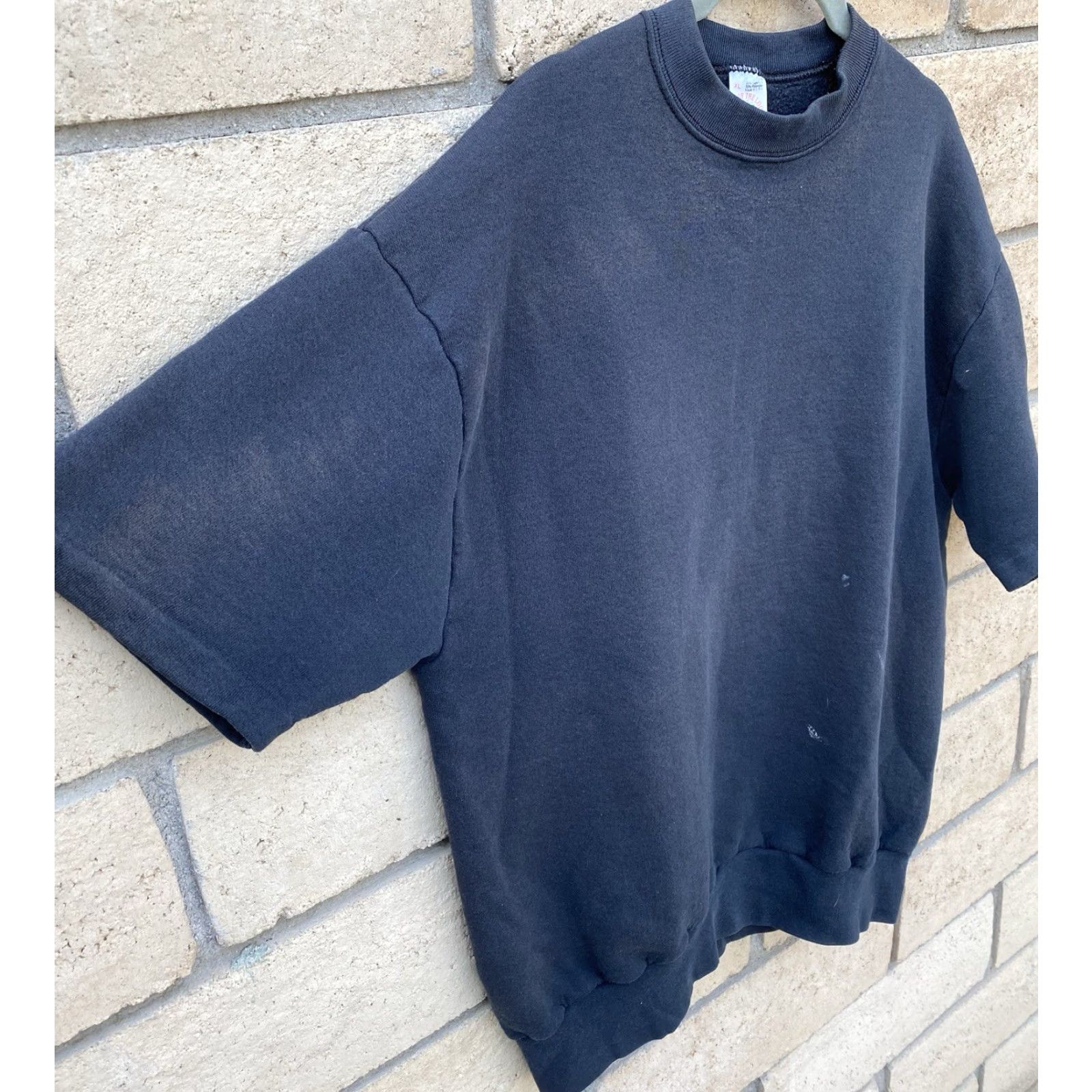 Fruit Of The Loom VINTAGE Fruit of the Loom Sweatshirt Short Sleeve XL Black Mens Pullover Vintage Cotton Blend Distressed Paint Likely Fading Ladies? Size US XL / EU 56 / 4 - 5 Thumbnail