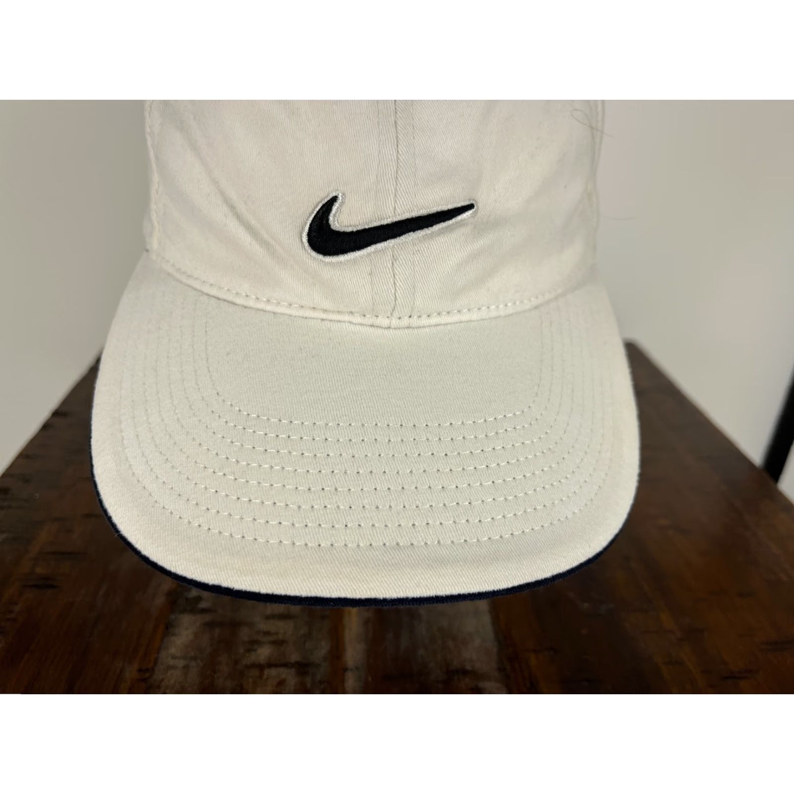 Nike Nike Baseball Cap Hat Adult One Size White Embroidered Stretch Cotton Twill Men Signature Logo Beach Style Baseball Cap 90s? Size ONE SIZE - 3 Thumbnail