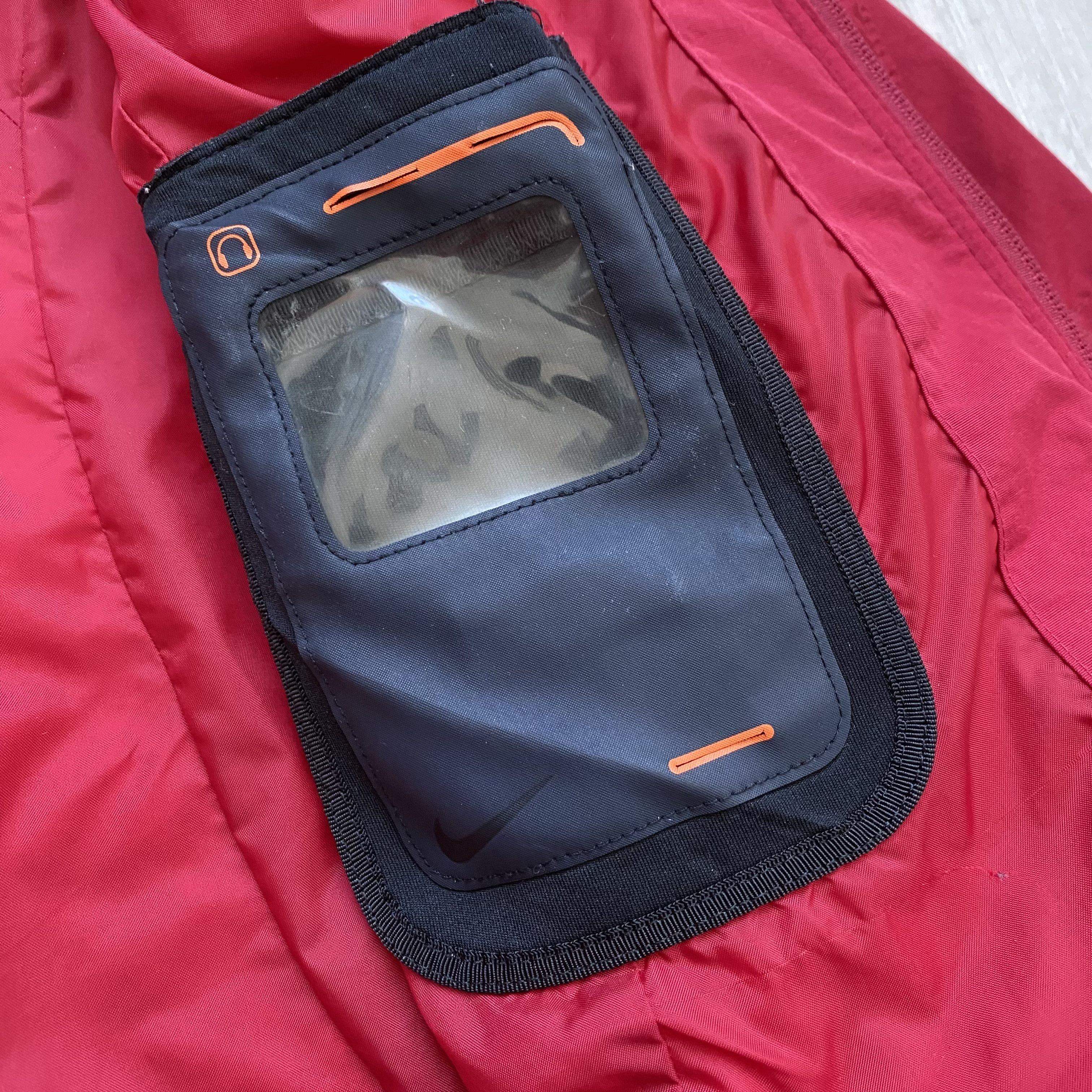 Nike Vintage 90s Nike Puffer Jacket Silver Tag Big Swoosh Size US L / EU 52-54 / 3 - 6 Thumbnail
