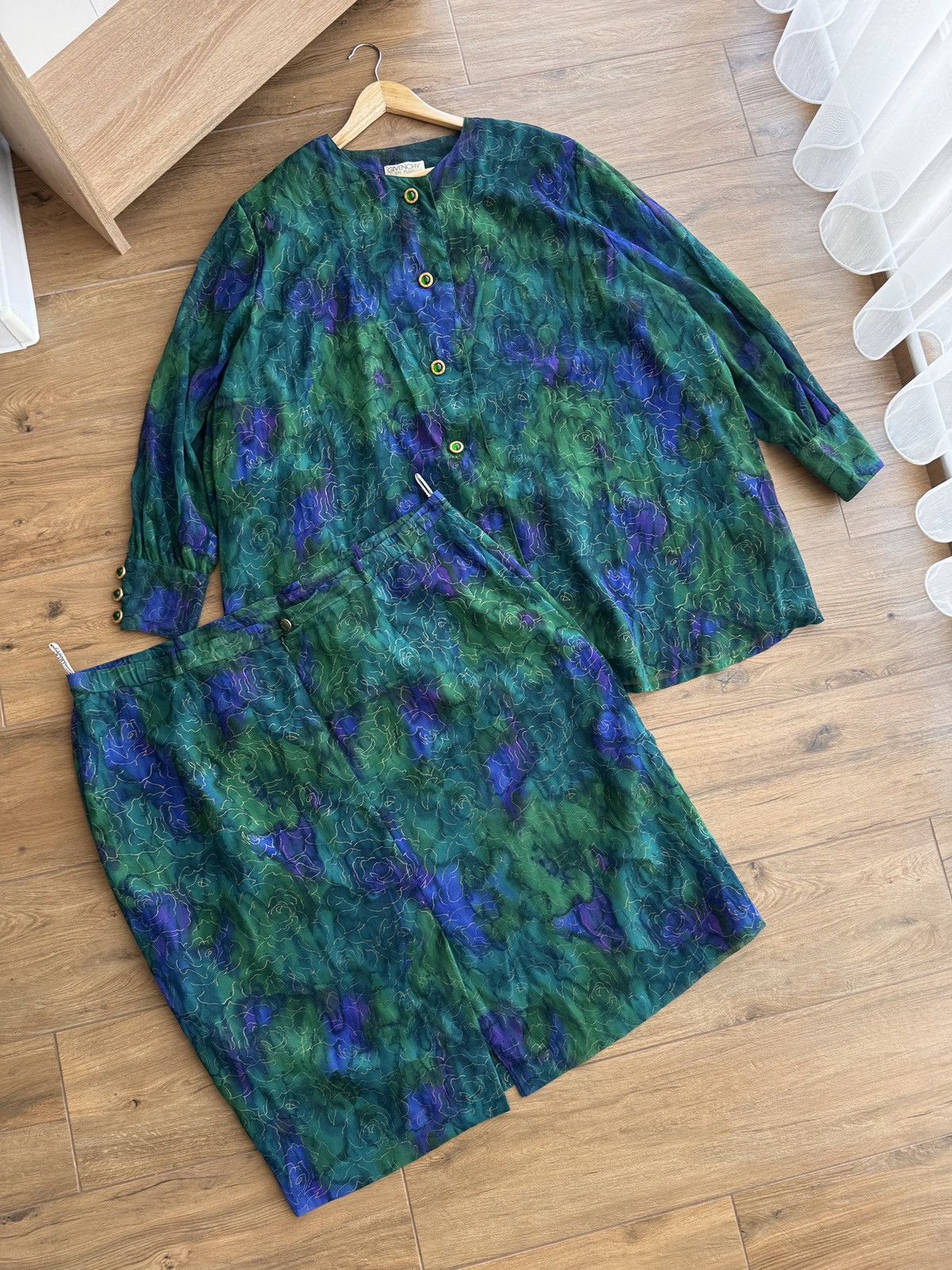 Givenchy × Vintage Vintage Givenchy En Plus Luxury Light Green Top Skirt Set Size 30" / US 8 / IT 44 - 7 Thumbnail