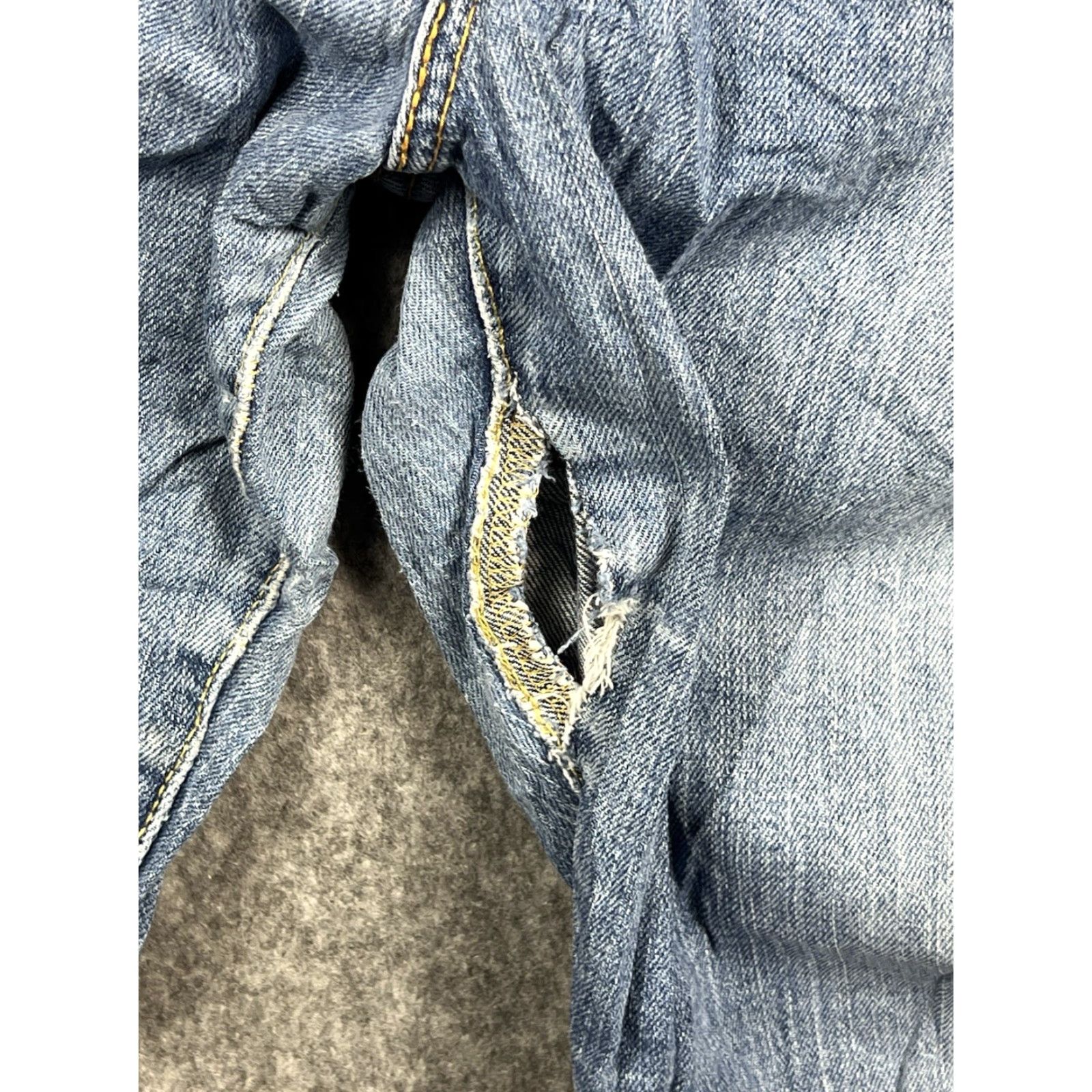 Levi's VINTAGE Levi's 505 Jeans Women Classic Straight Size 16 Distressed Inseam 29 in Blue Denim 5-Pocket Design Womens Levi's 500 Series Size 38" / US 16 / IT 52 - 7 Thumbnail