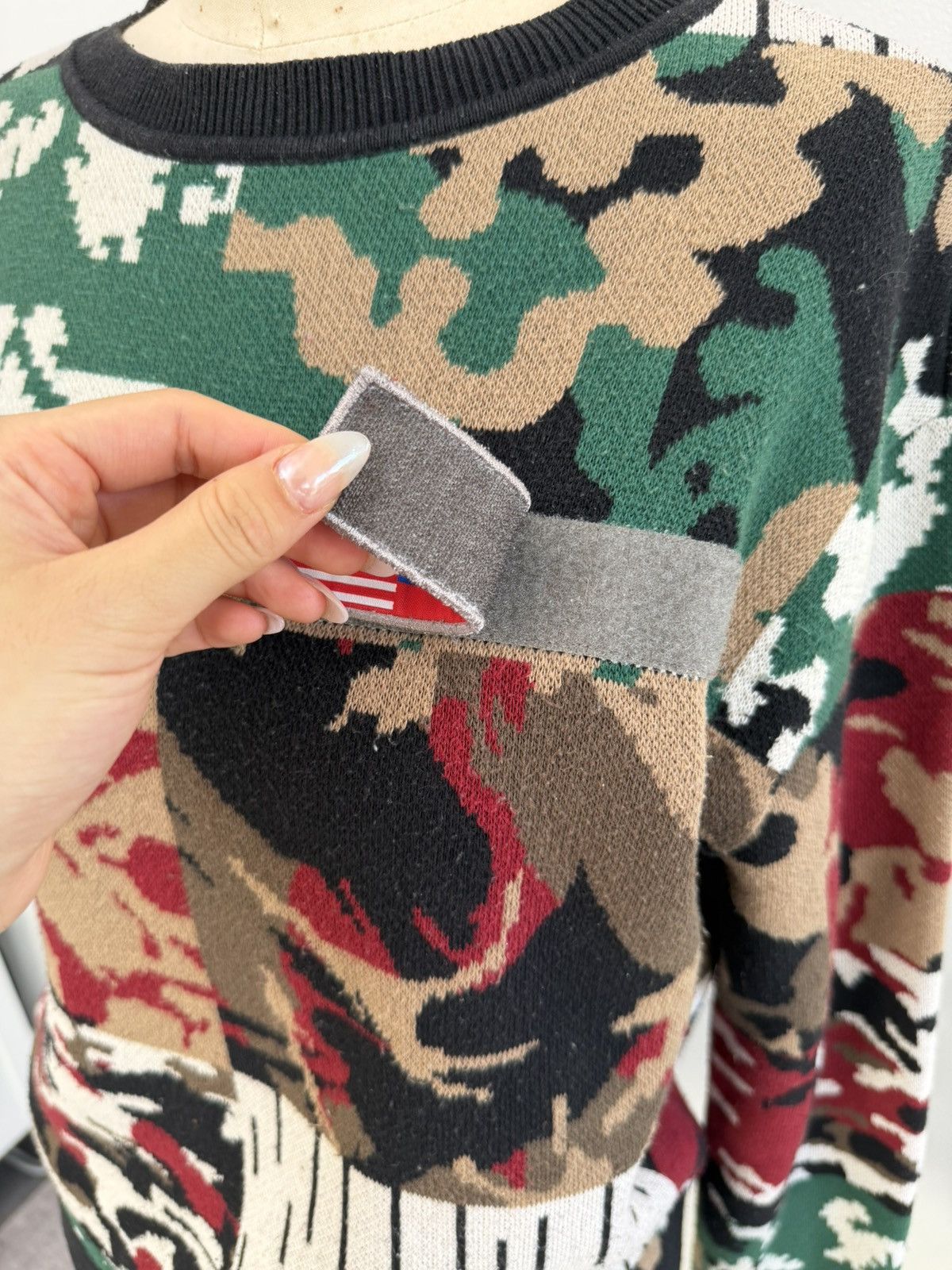 Gosha Rubchinskiy Gosha Rubchinsky Red Camo Jacquard Knit Sweater Size US S / EU 44-46 / 1 - 4 Thumbnail