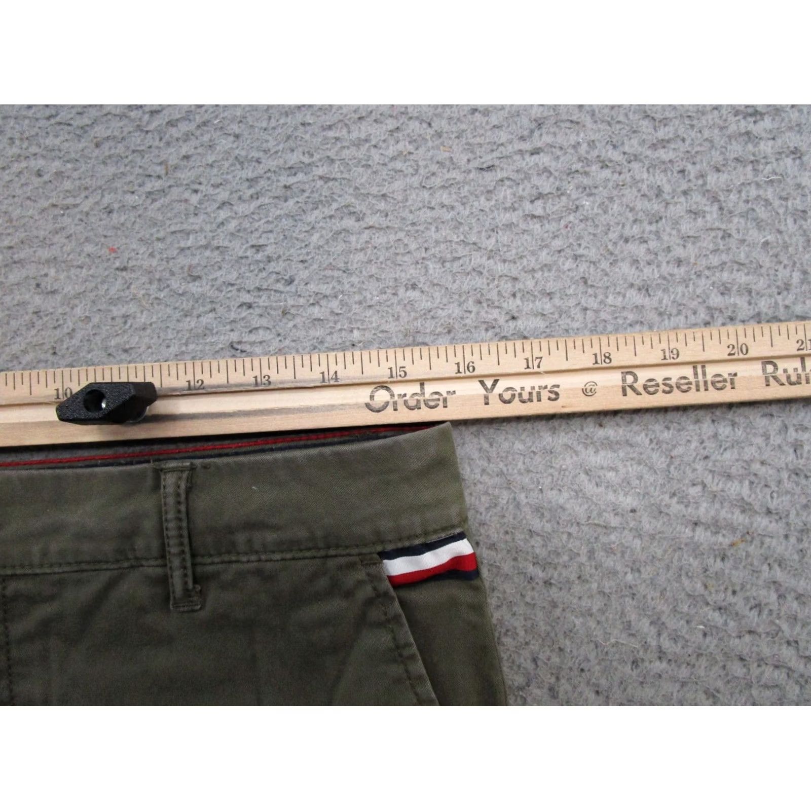 Tommy Hilfiger Tommy Hilfiger Women's Olive Green 5" Classic Shorts Size 6 Outdoors Hiking Size 28" / US 6 / IT 42 - 5 Thumbnail