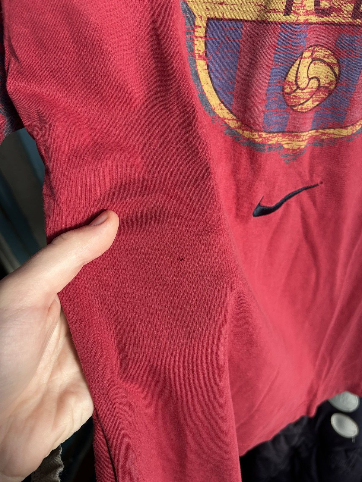 Nike × Vintage Nike x Barcelona Thrashed Big Logo Football T-shirt Size US M / EU 48-50 / 2 - 5 Thumbnail