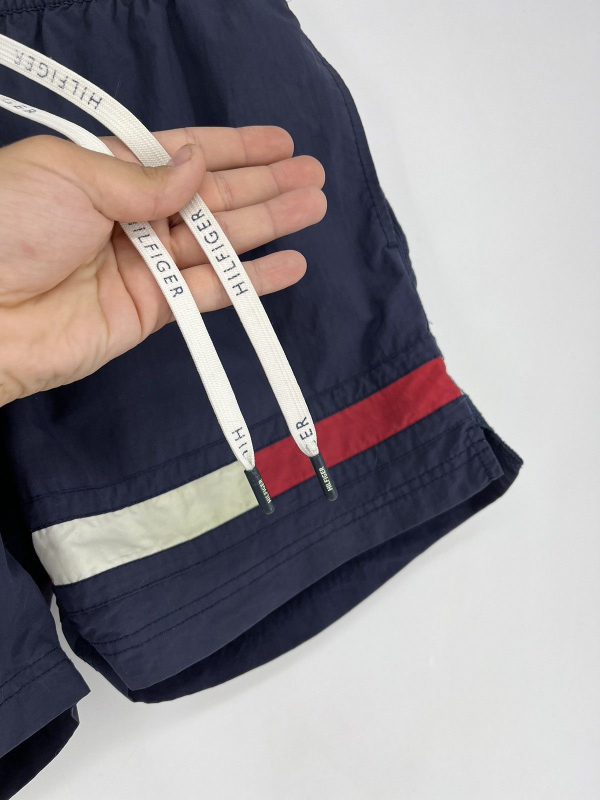 Tommy Hilfiger × Vintage 90s Vintage Tommy Hilfiger Navy Nylon Big Logo Shorts Travis Size US 36 / EU 52 - 5 Thumbnail