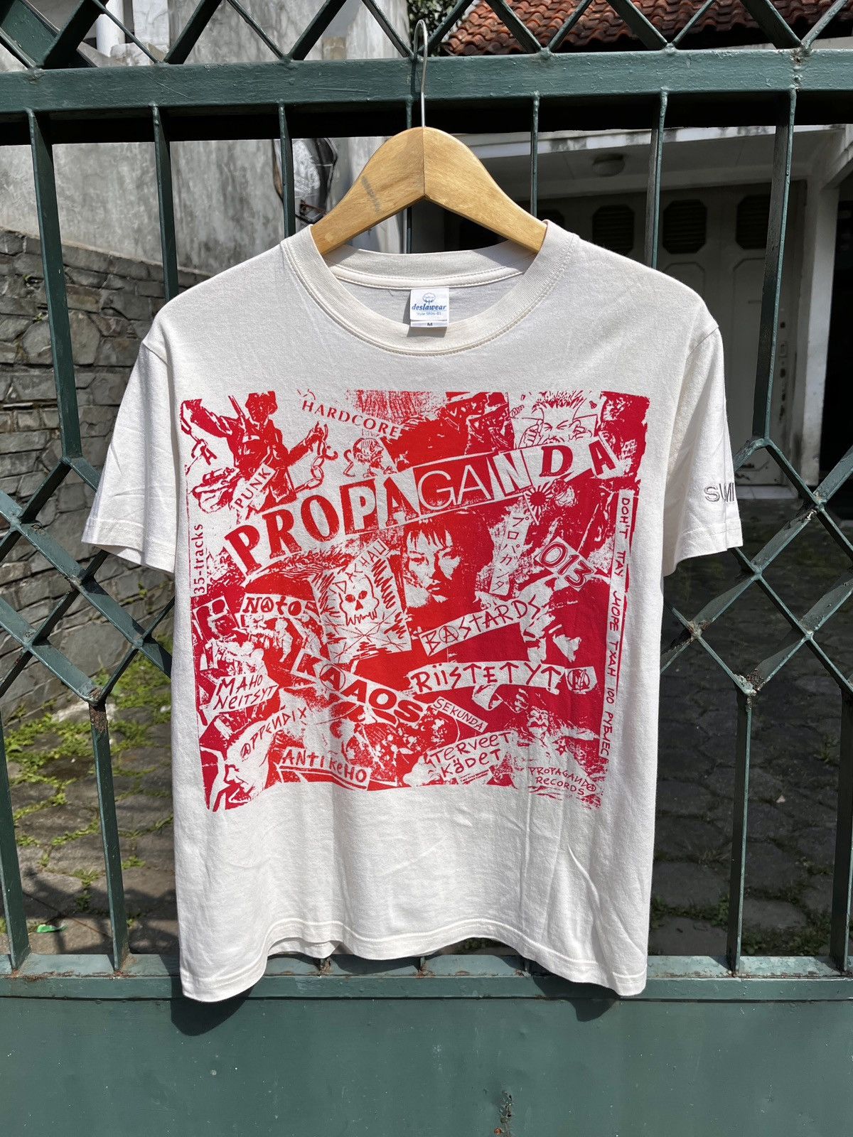 Band Tees Propaganda Records - Russia Bombs Finland (Band Compilation) Size US M / EU 48-50 / 2 - 1 Thumbnail