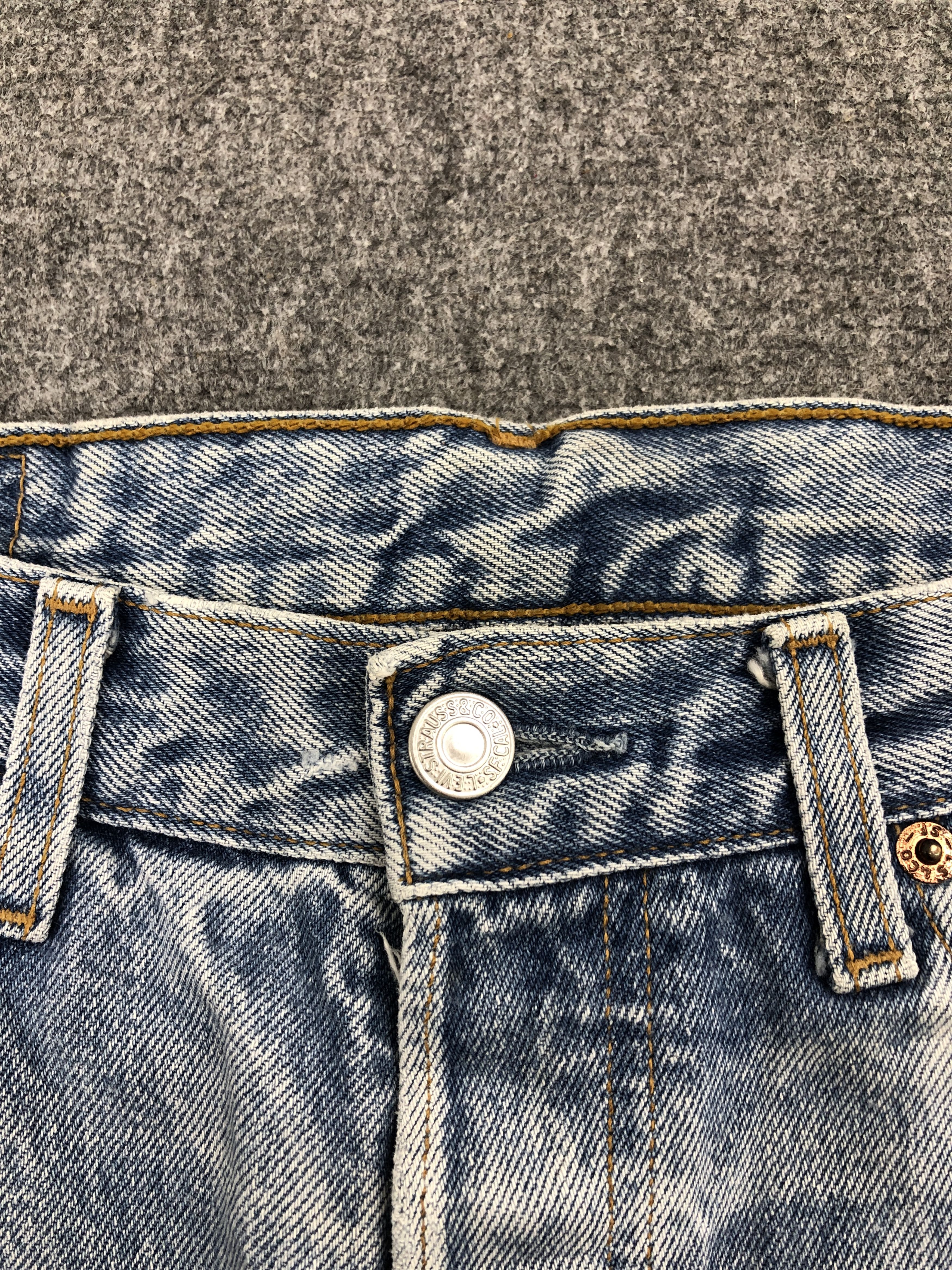 Levi's × Vintage Vintage 90s Levis 501 Light Washed Denim Jeans Size US 33 - 12 Thumbnail