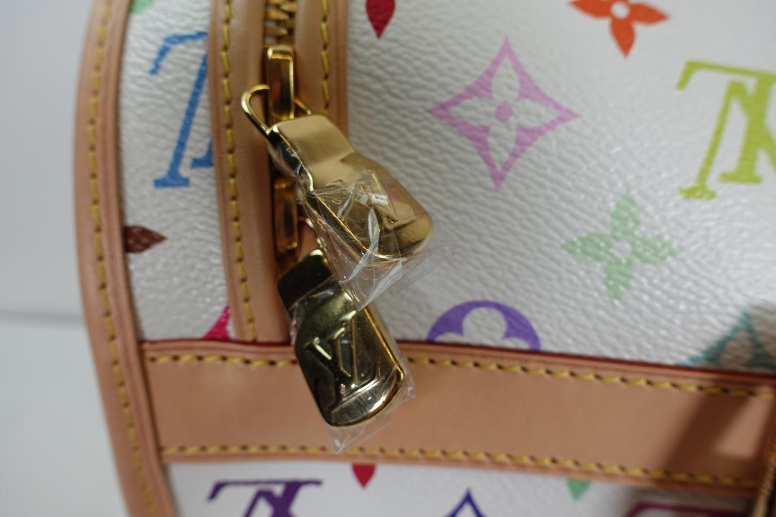 Louis Vuitton Louis Vuitton x Takashi Murakami Dog Bag in White Size ONE SIZE - 8 Thumbnail
