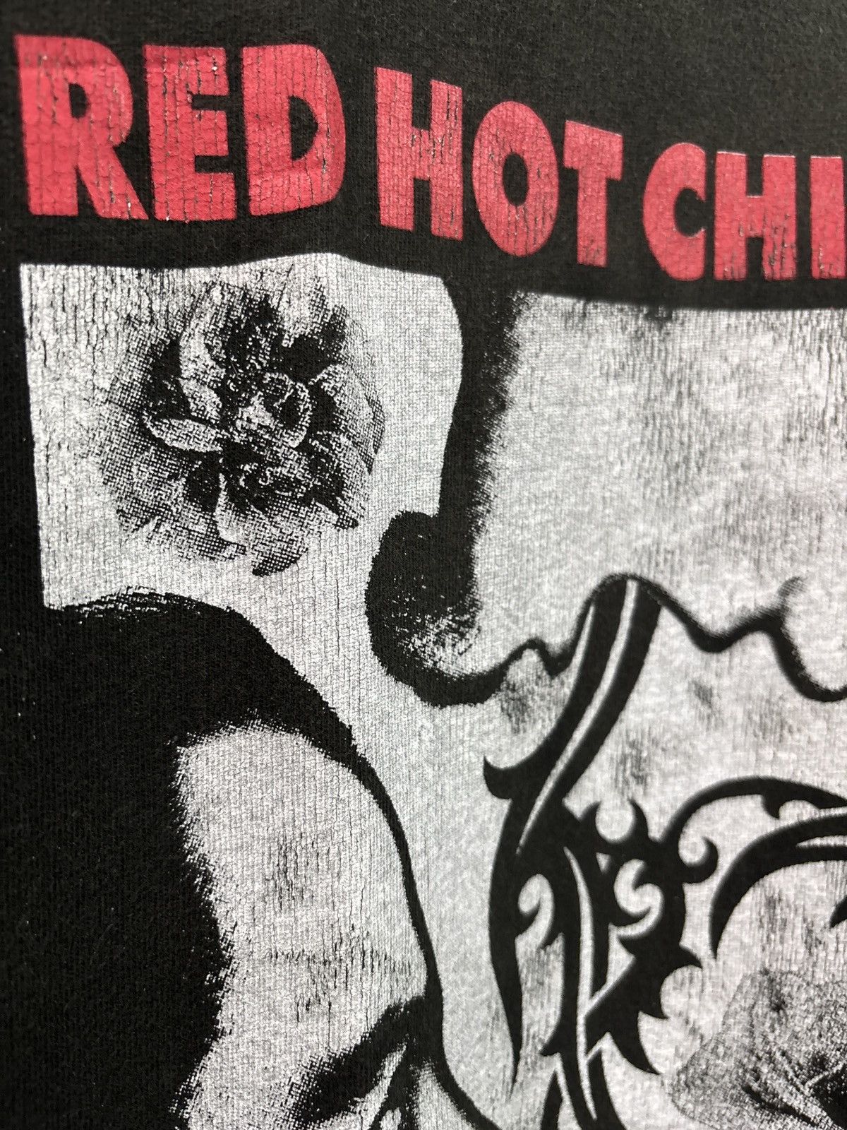 Band Tees Vintage Europ "Red Hot Chilli Peppers" T-shirt Size US XL / EU 56 / 4 - 3 Thumbnail