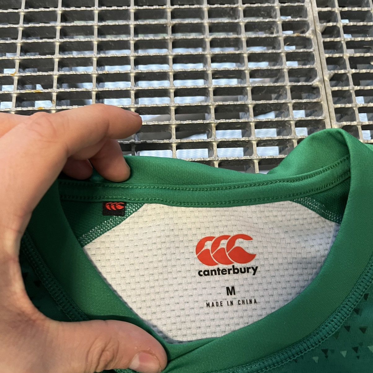 Canterbury of New Zealand Canterbury IRFU Ireland Rugby Jersey 2018 T-shirt Blokecore Size US M / EU 48-50 / 2 - 8 Thumbnail