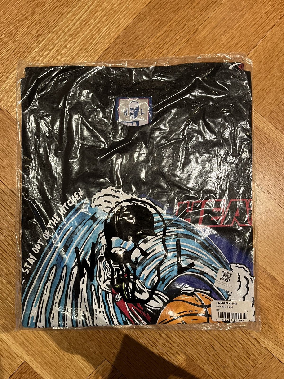 NBA × Warren Lotas Warren Lotas x NBA Miami Heat Wave Rider Tee Size US XL / EU 56 / 4 - 5 Thumbnail