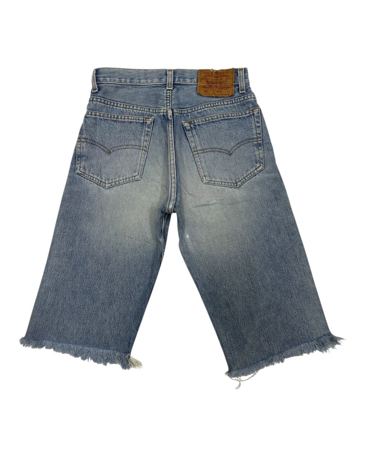 Levi's Vintage Clothing 🔥VINTAGE LEVIS 501 SHORT DISTRESSED DENIM JEANS Size US 26 / EU 42 - 2 Thumbnail