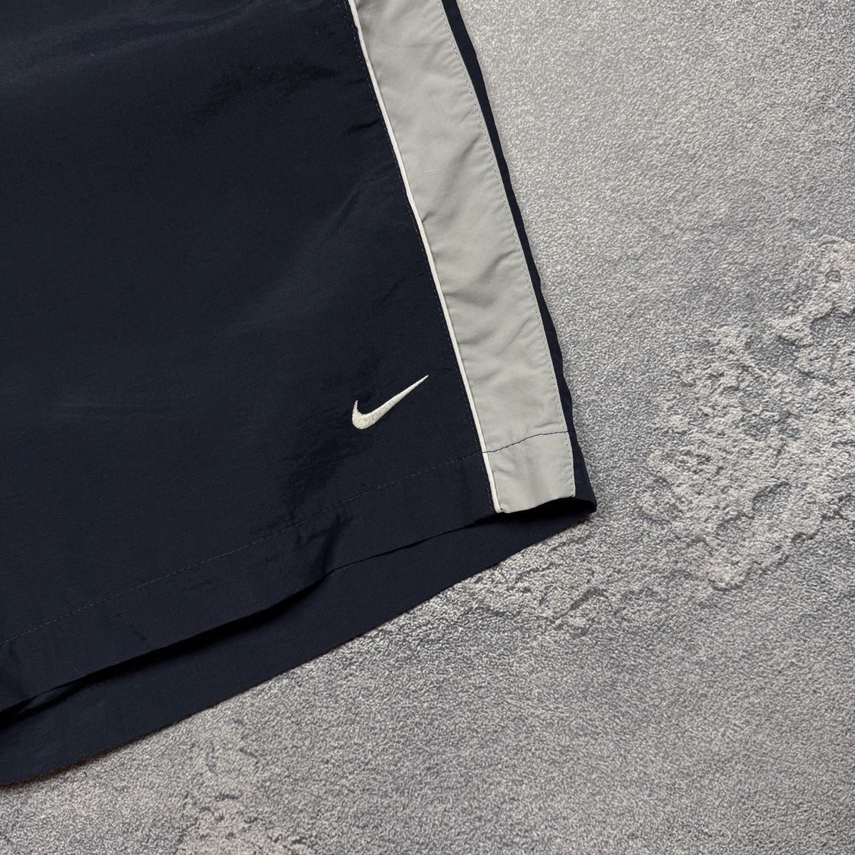 Nike × Vintage Nike vintage shorts 90s 00s y2k hype Size US 36 / EU 52 - 2 Thumbnail