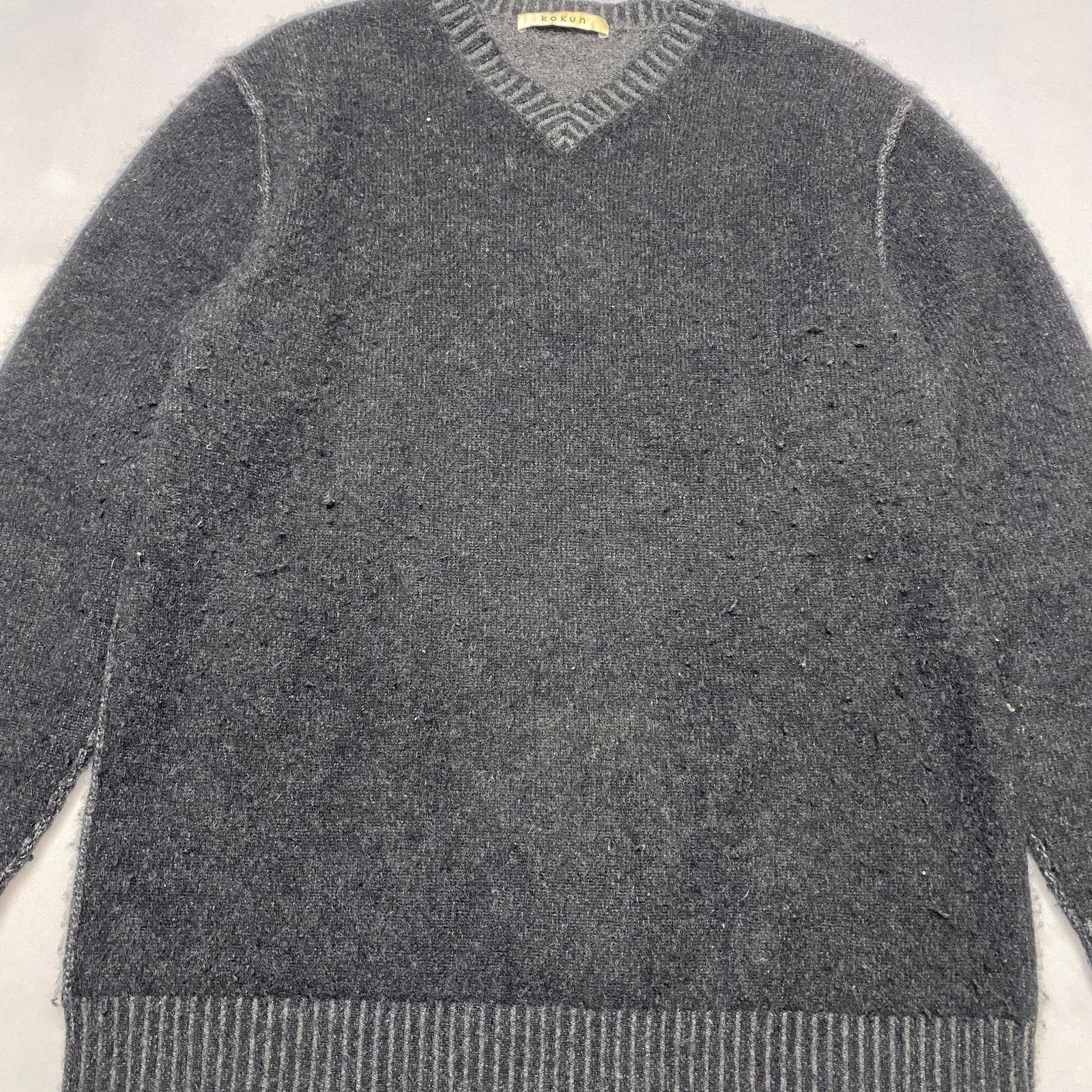 Other Kokun Cashmere V Neck Sweater Men's Large Quiet Luxury Size US L / EU 52-54 / 3 - 2 Thumbnail