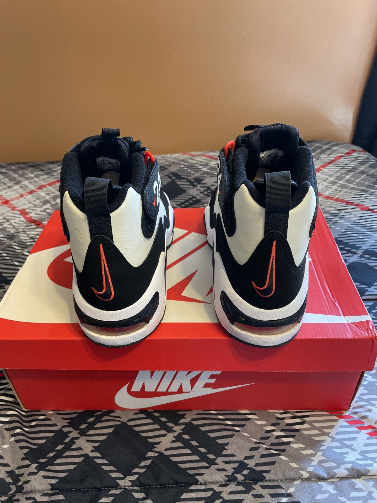 Nike Nike Air Griffey Max 1 San Francisco Colorway Size 9.5 Size US 9.5 / EU 42-43 - 2 Thumbnail