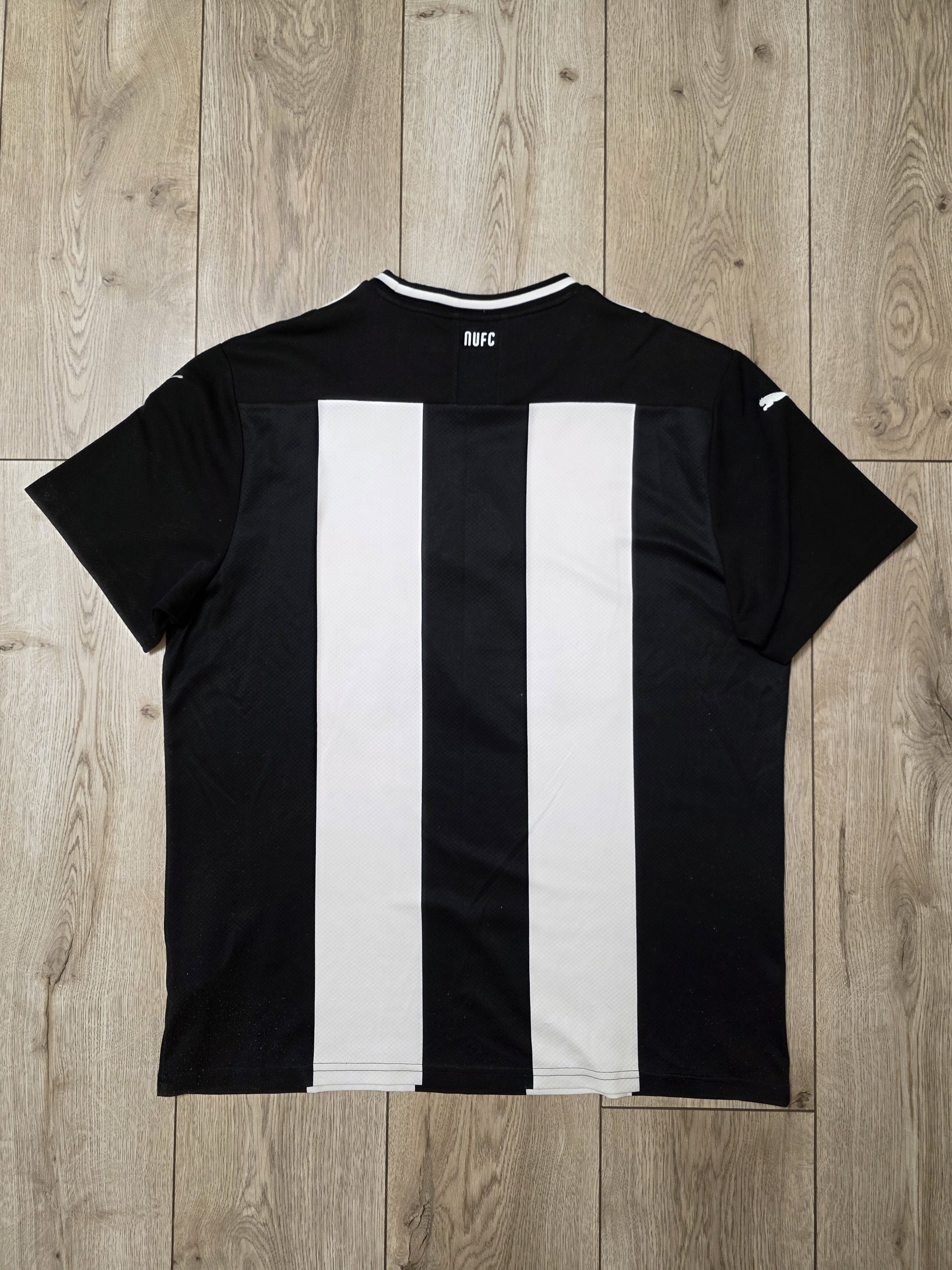 Puma NEWCASTLE UNITED 2019 2020 HOME FOOTBALL SOCCER JERSEY Size US XL / EU 56 / 4 - 2 Thumbnail