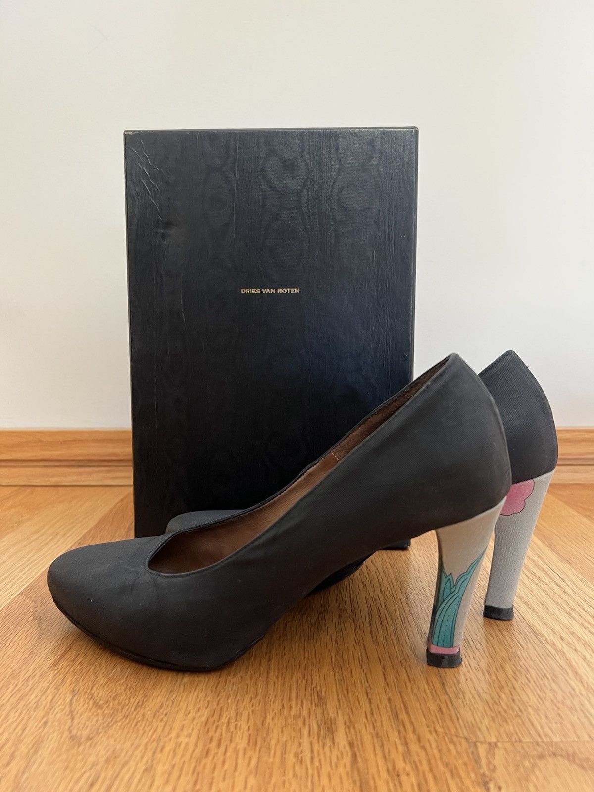 Dries Van Noten Dries Van Noten - black pumps with silk wrapped heels Size US 8.5 / IT 38.5 - 1 Thumbnail