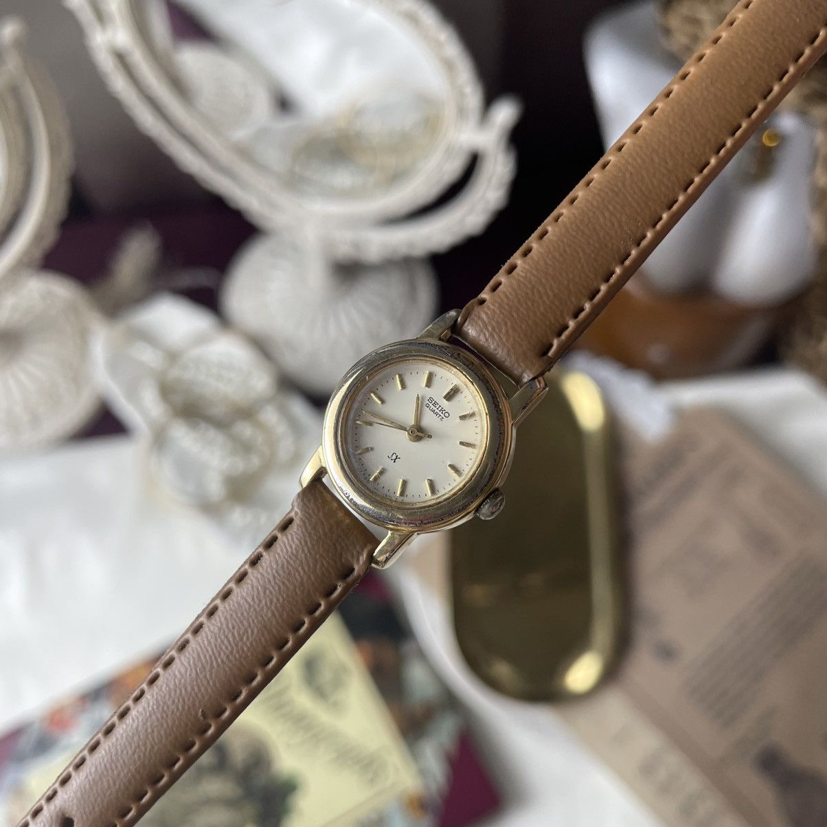Seiko SEIKO LADY V401-1091 leather strap lady watch small vintage | Grailed