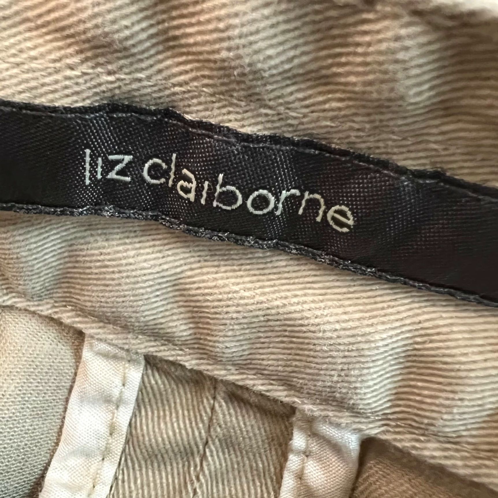 Liz Claiborne Liz Claiborne Women's Outdoor Beige Jacket, Size 4, Long Sleeve Collared Design, Casual Button Closure Size S / US 4 / IT 40 - 5 Thumbnail