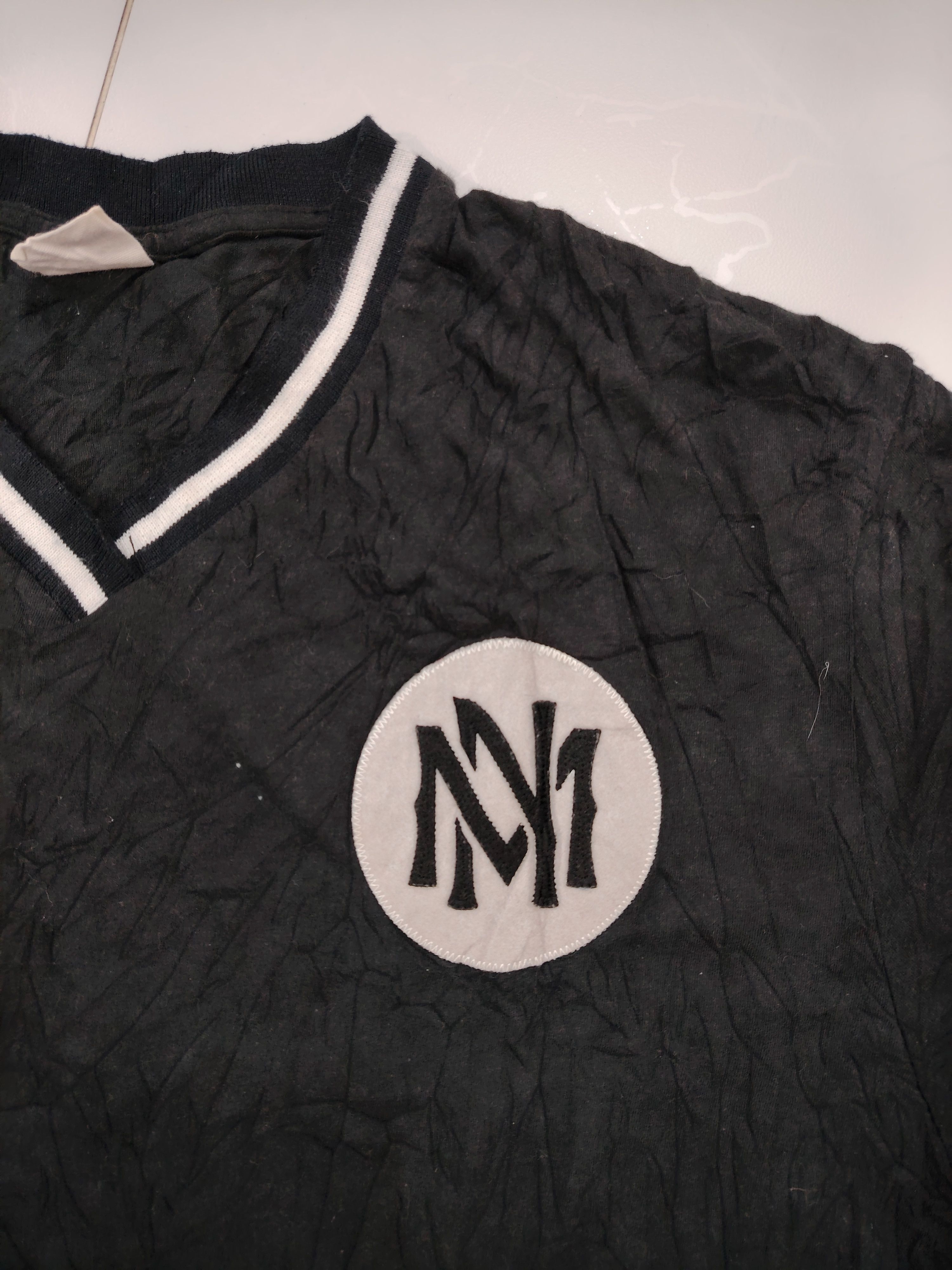 Mitchell & Ness Mitchell & Ness V Neck T Shirt Size US XL / EU 56 / 4 - 3 Thumbnail