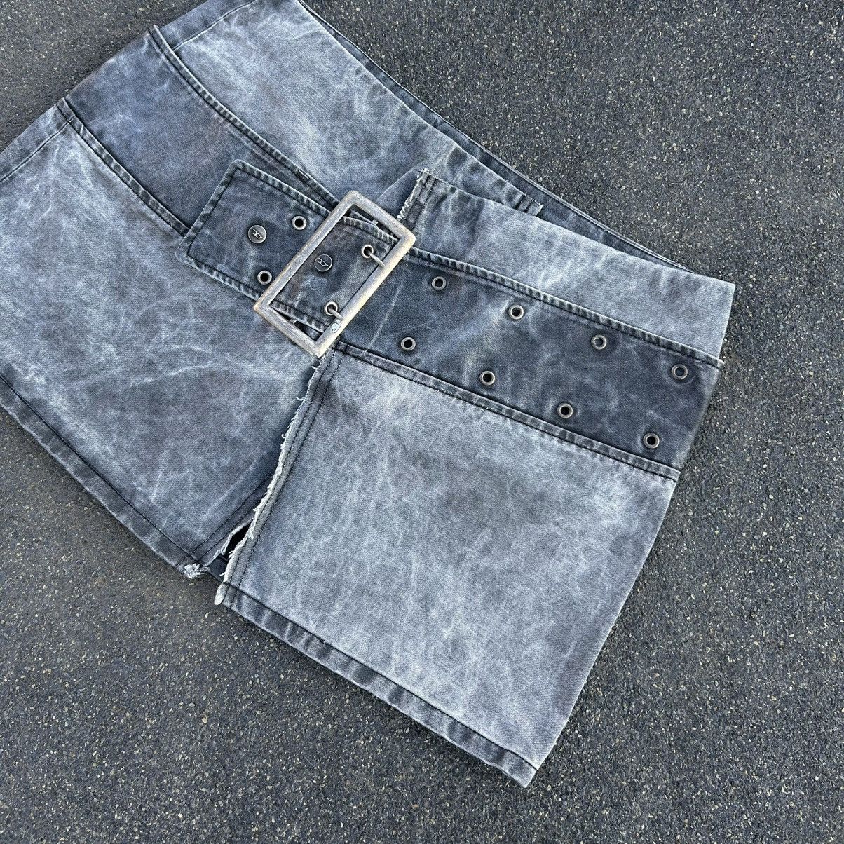 Diesel Vintage Diesel Belted Y2k Mini Skirt Size 30" / US 8 / IT 44 - 2 Thumbnail