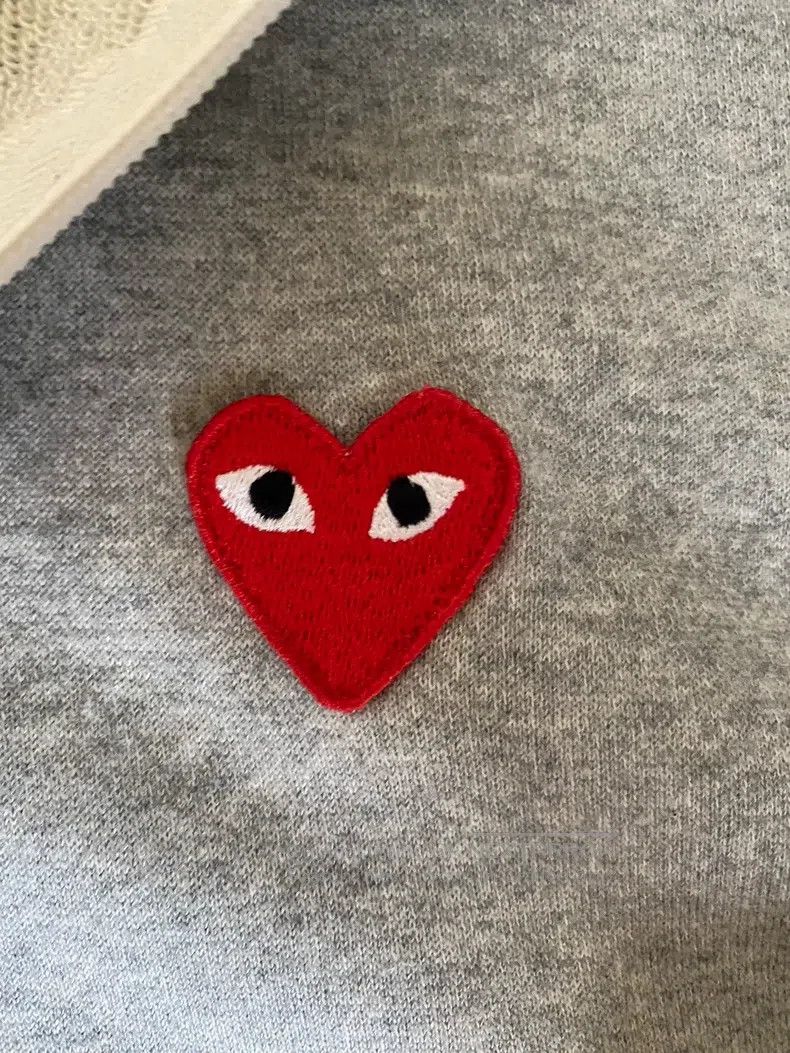 Comme Des Garcons Red heart sweatshirt