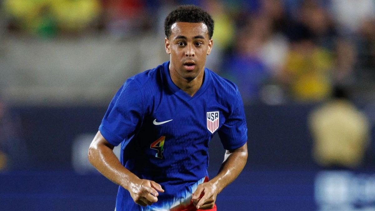 Nike 24/25 USA Adams Away Shirt Size US S / EU 44-46 / 1 - 18 Thumbnail