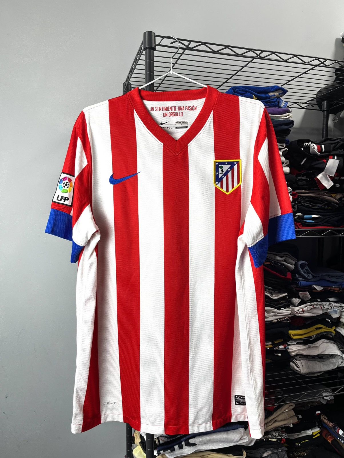 Nike Vintage Nike Atletico Madrid Soccer Jersey TShirt LFP Falcao Size US L / EU 52-54 / 3 - 1 Thumbnail