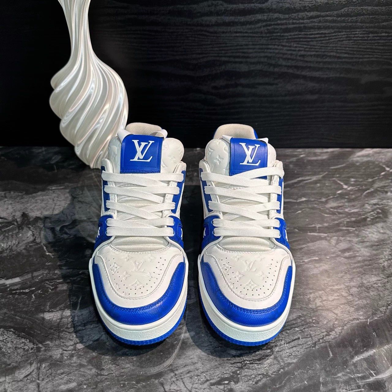 Louis Vuitton LV Trainer White/Blue Embossed AOP 36.5 EU 97 New Size US 5.5 / IT 35.5 - 2 Thumbnail