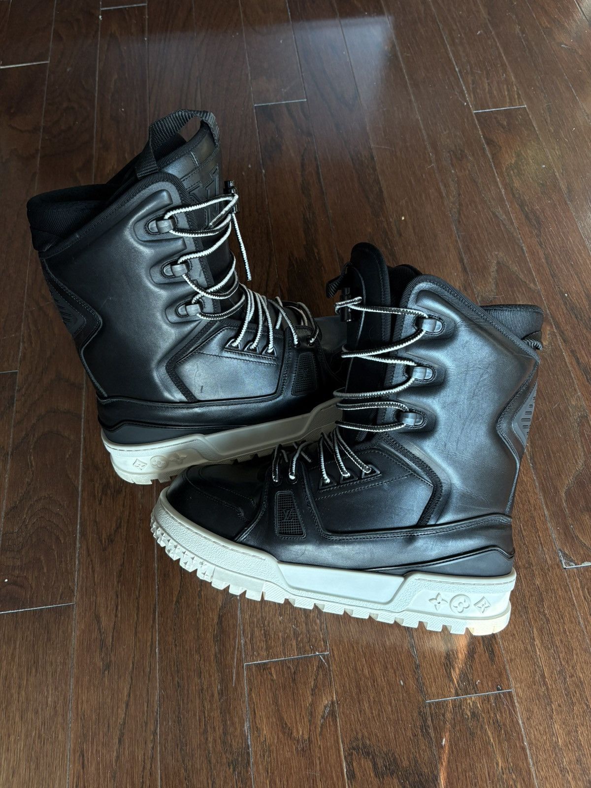 Louis Vuitton Louis Vuitton Snow Trainer Boot Hightop Black Sneaker Size US 9.5 / EU 42-43 - 1 Thumbnail