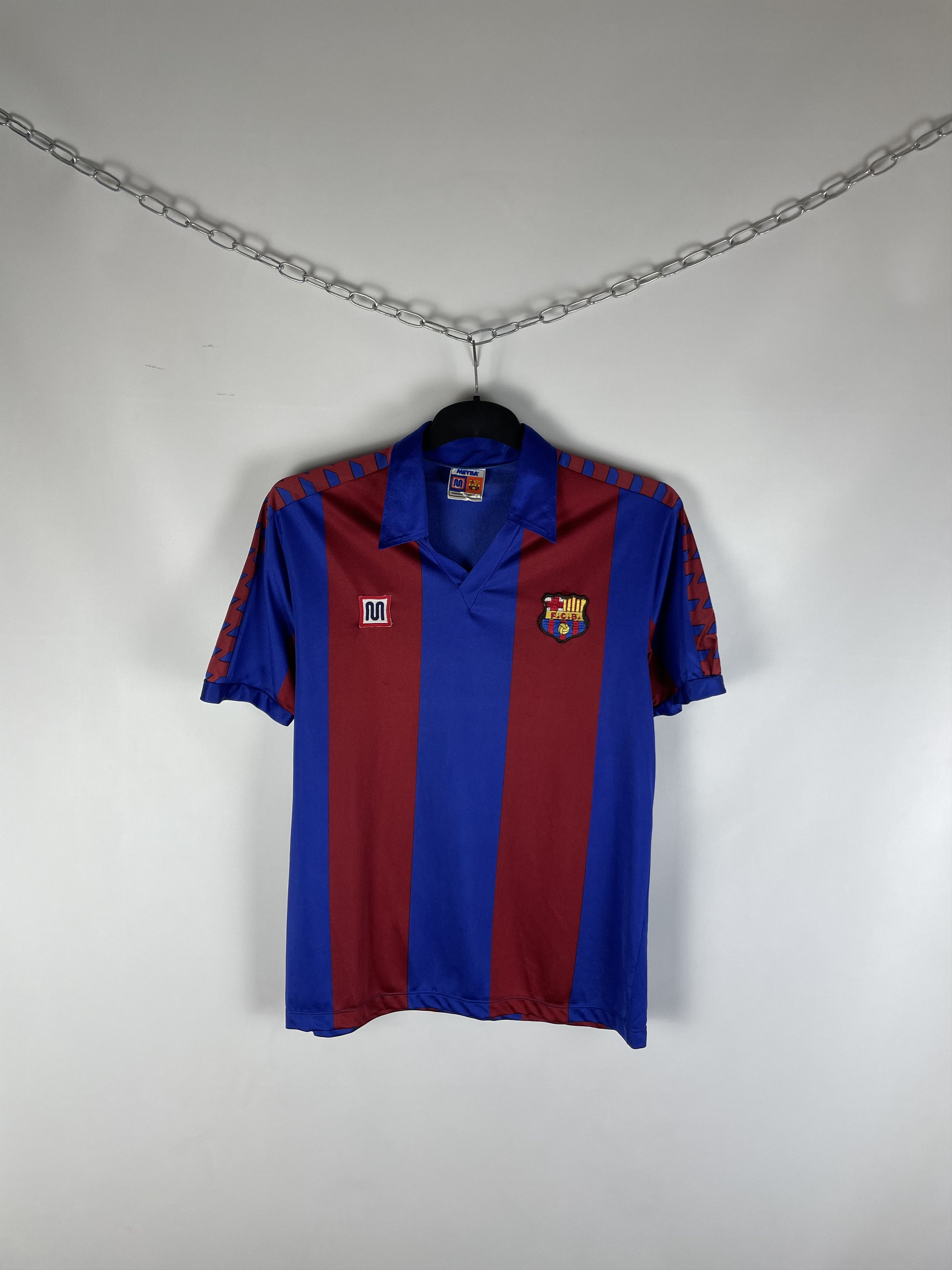 Vintage BARCELONA 1984/1989 HOME FOOTBALL SHIRT MEYBA VINTAGE Size US M / EU 48-50 / 2 - 1 Thumbnail