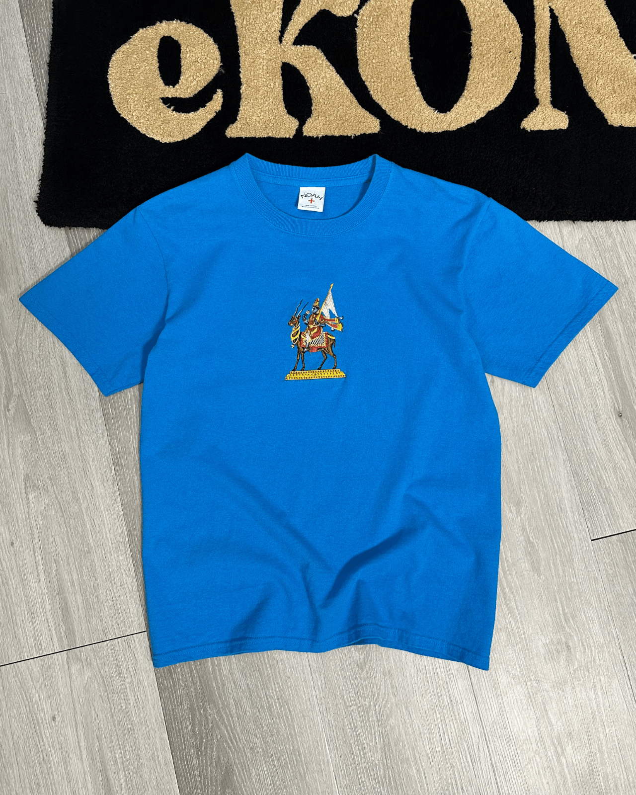 Noah Noah SS19 Vayu Wind God Embroidered Men's Blue T-Shirt - XS Size US XS / EU 42 / 0 - 1 Thumbnail