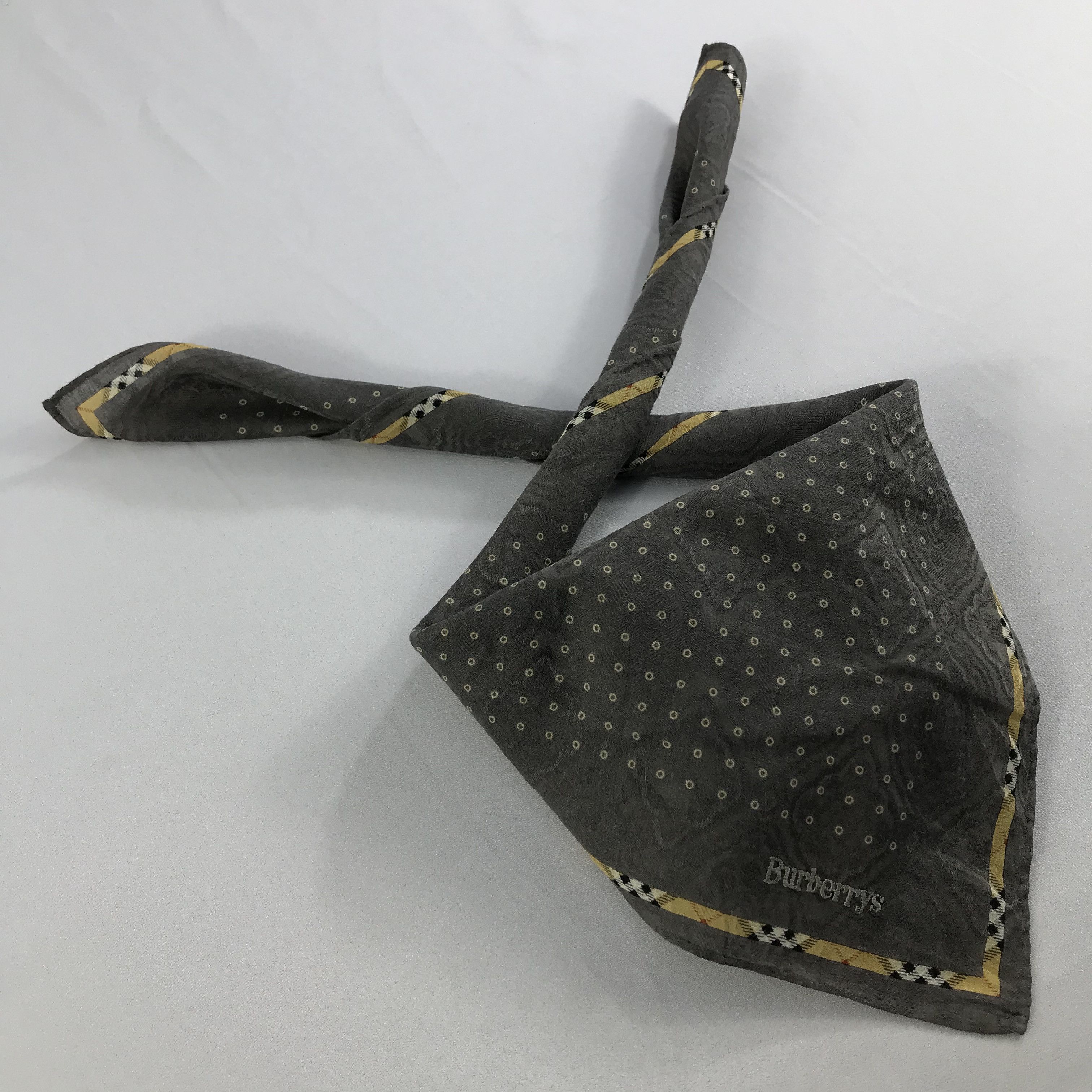 Burberry × Vintage Burberry Bandana / Handkerchief / Neckerchief - S2591 Size ONE SIZE - 4 Thumbnail