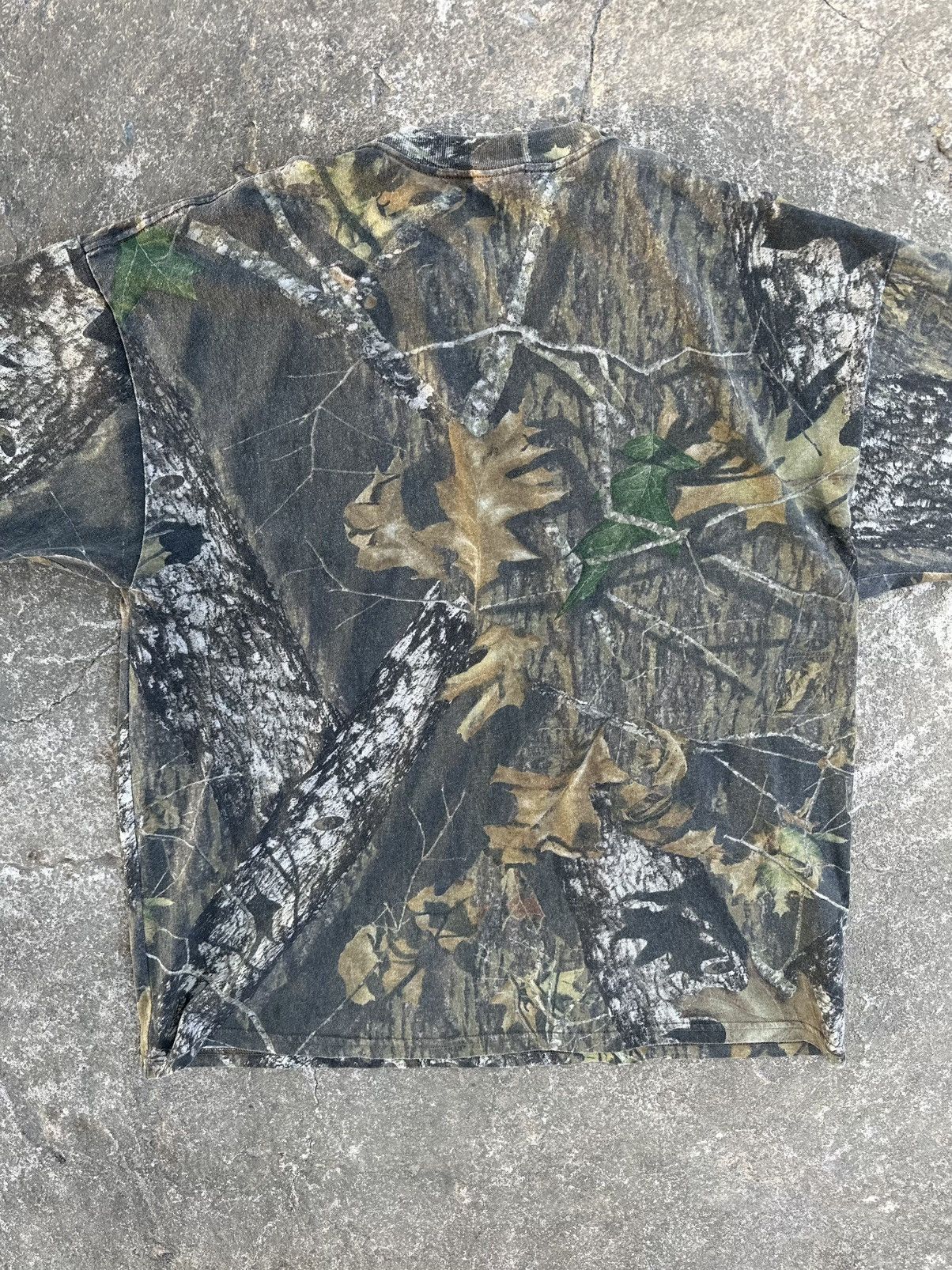 Realtree Crazy Vintage Y2K Carhartt Style Realtree Camo T-Shirts Size US XL / EU 56 / 4 - 7 Thumbnail
