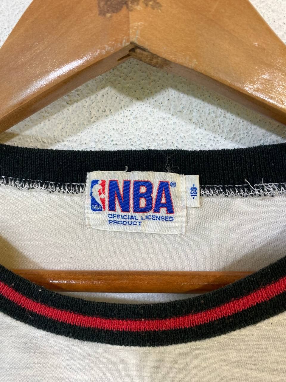 NBA vintage chicago bulls sweatshirt embroided Size US M / EU 48-50 / 2 - 3 Thumbnail